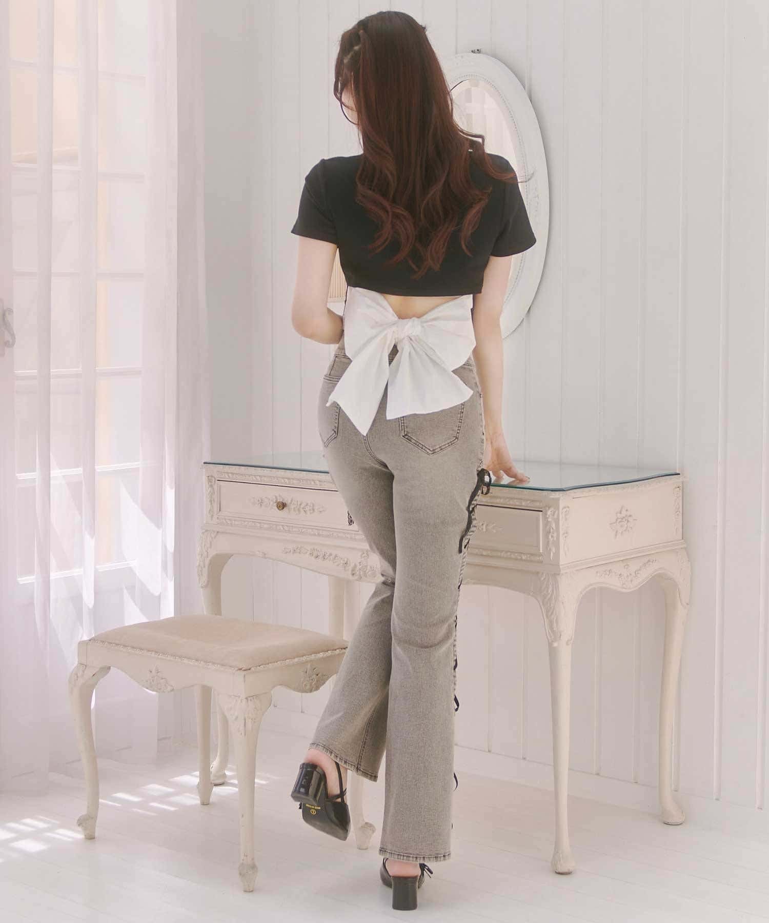 Belle Charme(ベルシャルム) Back Ribbon Glitter Logo Tee