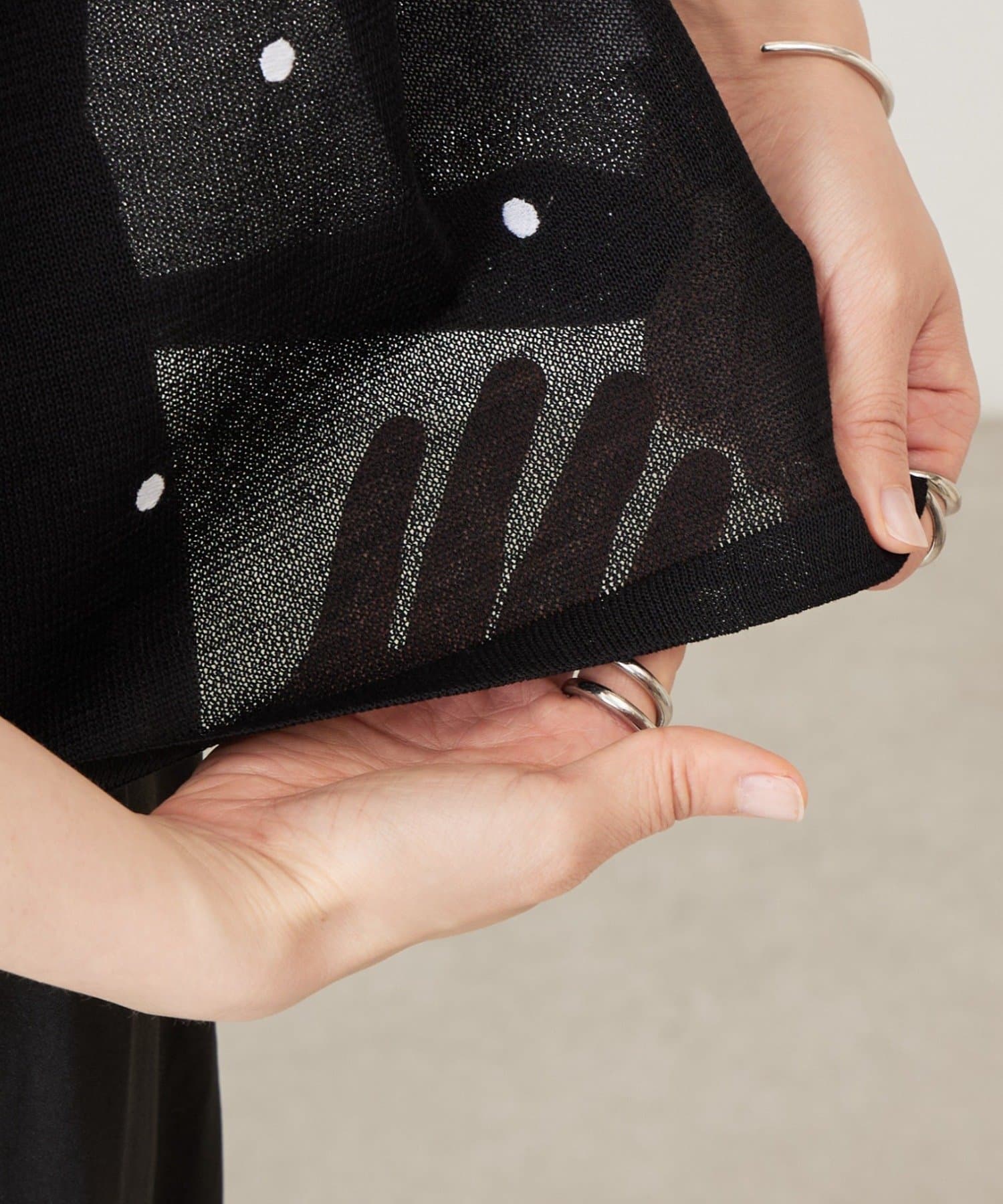 BEARDSLEY(ビアズリー) 《5/2(土)12:00予約開始》ドット刺繍ニット