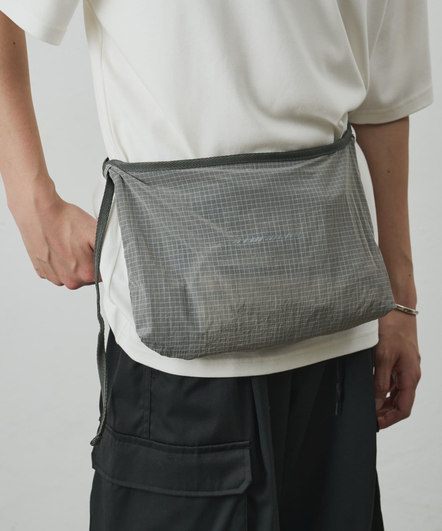 COLONY 2139(コロニー トゥーワンスリーナイン) 【UNISEX】撥水ポケッタブルリフレクターリップショルダー