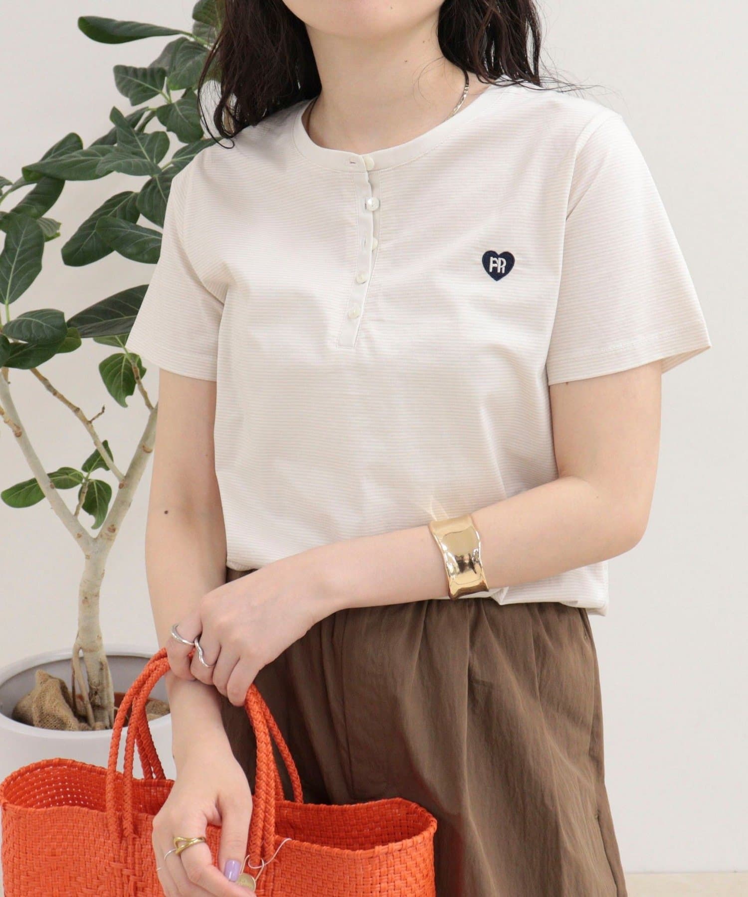 FREDY & GLOSTER(フレディ アンド グロスター) 【昨年大人気！待望の再登場】ハートFR刺しゅうヘンリーネックTシャツ