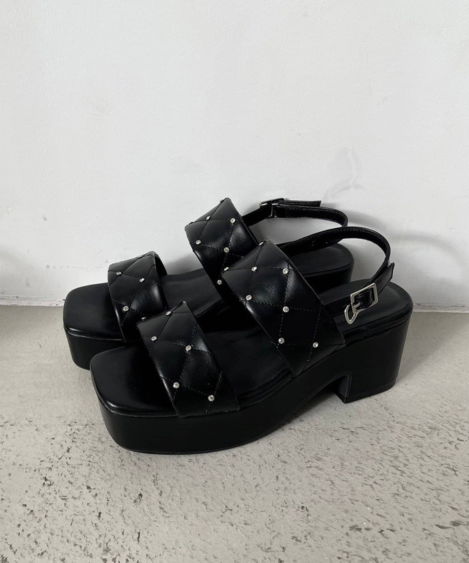 NICE CLAUP / OLIVE des OLIVE OUTLET(ナイスクラップ  / オリーブ デ オリーブ アウトレット) 【one after another】ビジュースタッズキルトサンダル