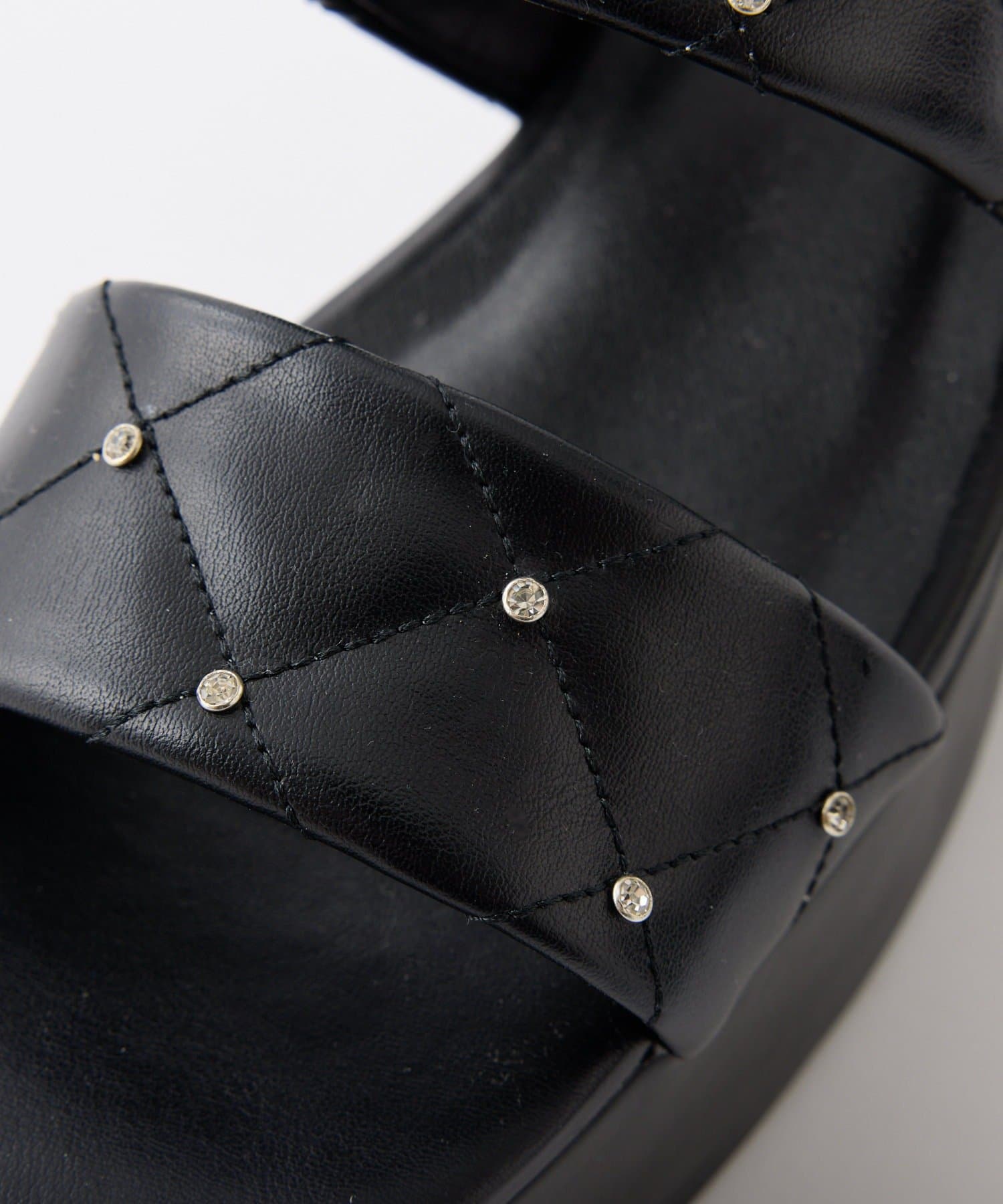 NICE CLAUP / OLIVE des OLIVE OUTLET(ナイスクラップ  / オリーブ デ オリーブ アウトレット) 【one after another】ビジュースタッズキルトサンダル