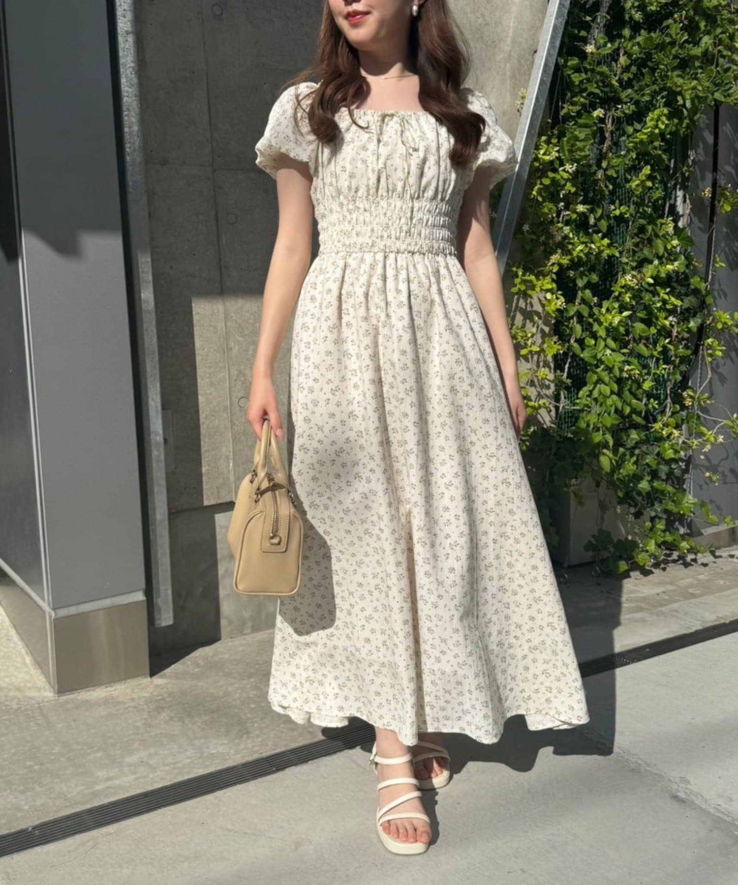 NICE CLAUP / OLIVE des OLIVE OUTLET(ナイスクラップ  / オリーブ デ オリーブ アウトレット) 【one after another】シャーリング半袖ワンピ