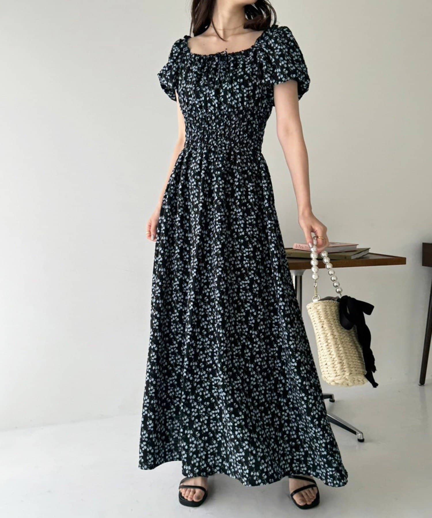 NICE CLAUP / OLIVE des OLIVE OUTLET(ナイスクラップ  / オリーブ デ オリーブ アウトレット) 【one after another】シャーリング半袖ワンピ