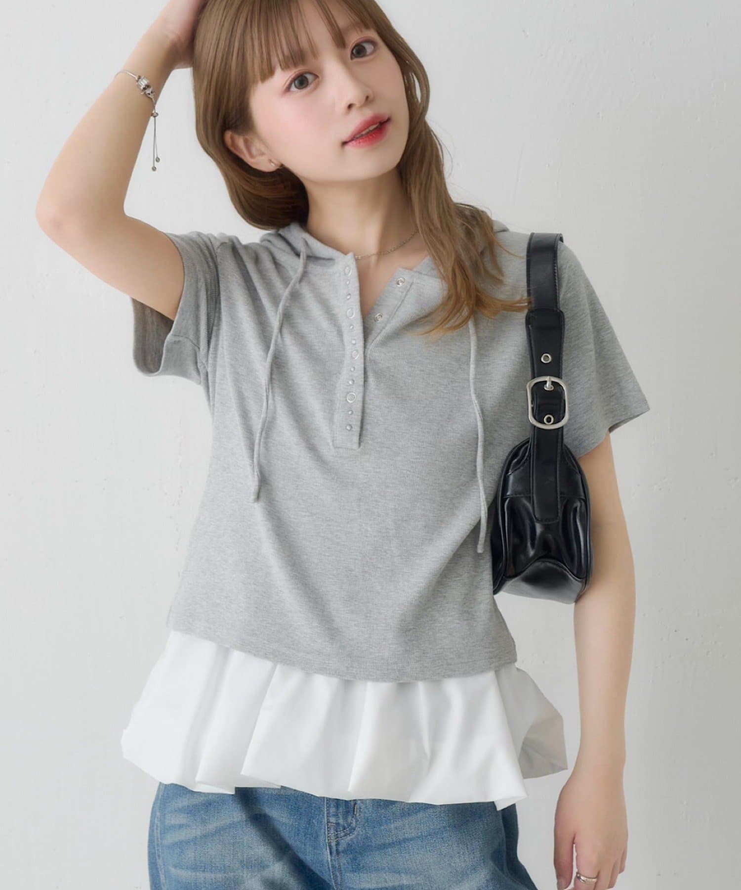 Kastane(カスタネ) 【5.1(金)12:00発売/WEB先行】スタッズフードTEE