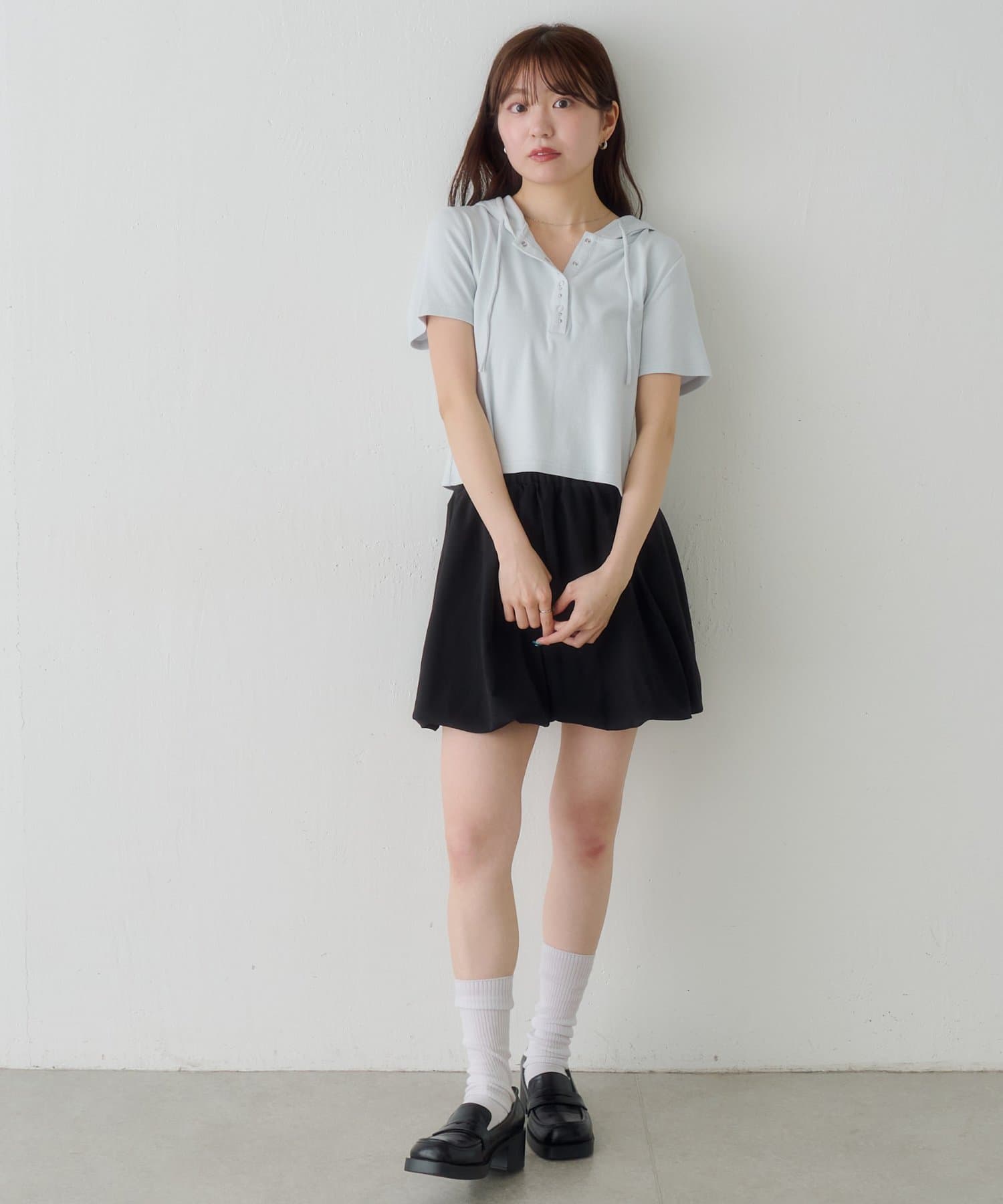 Kastane(カスタネ) 【5.1(金)12:00発売/WEB先行】スタッズフードTEE