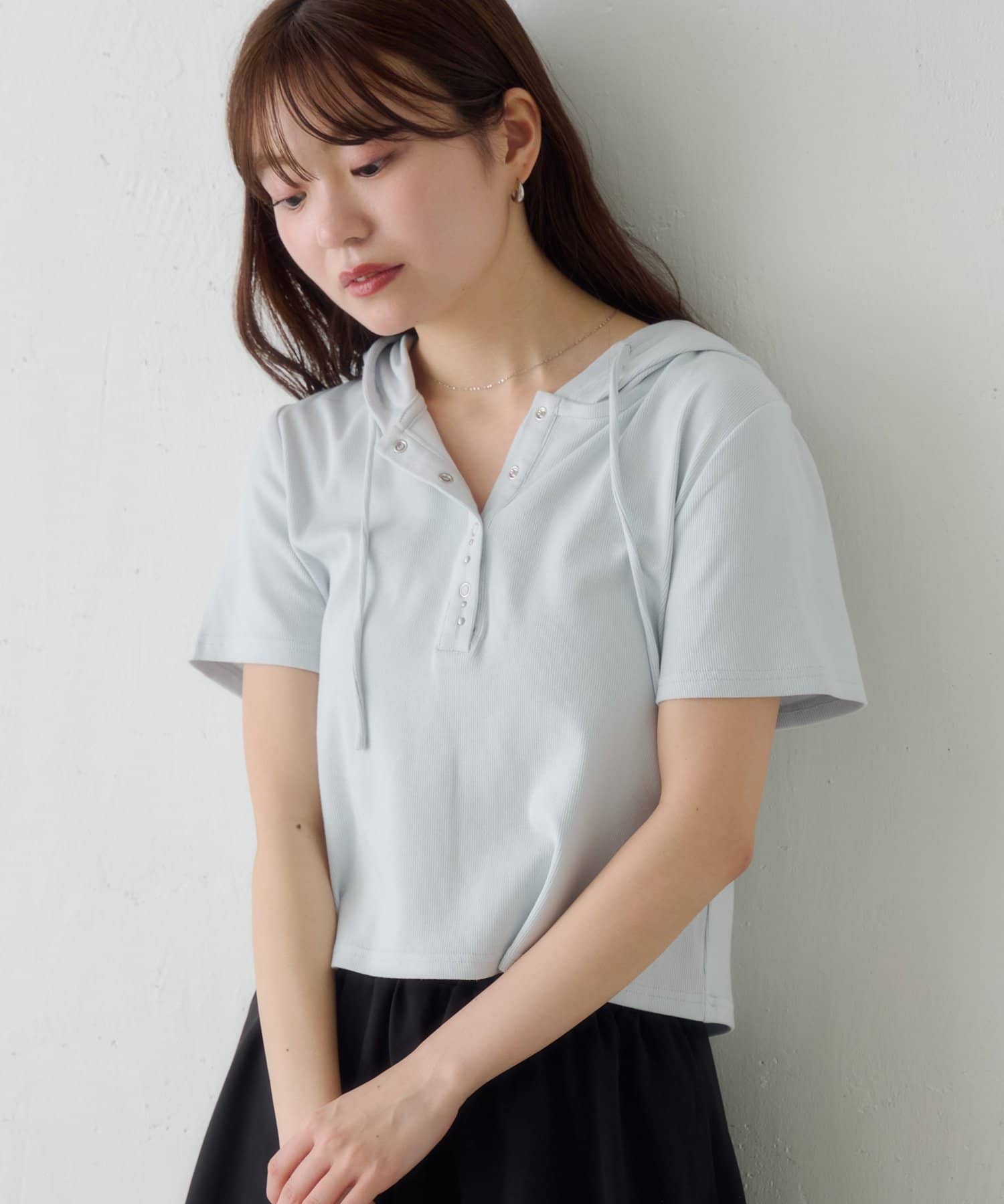 Kastane(カスタネ) 【5.1(金)12:00発売/WEB先行】スタッズフードTEE