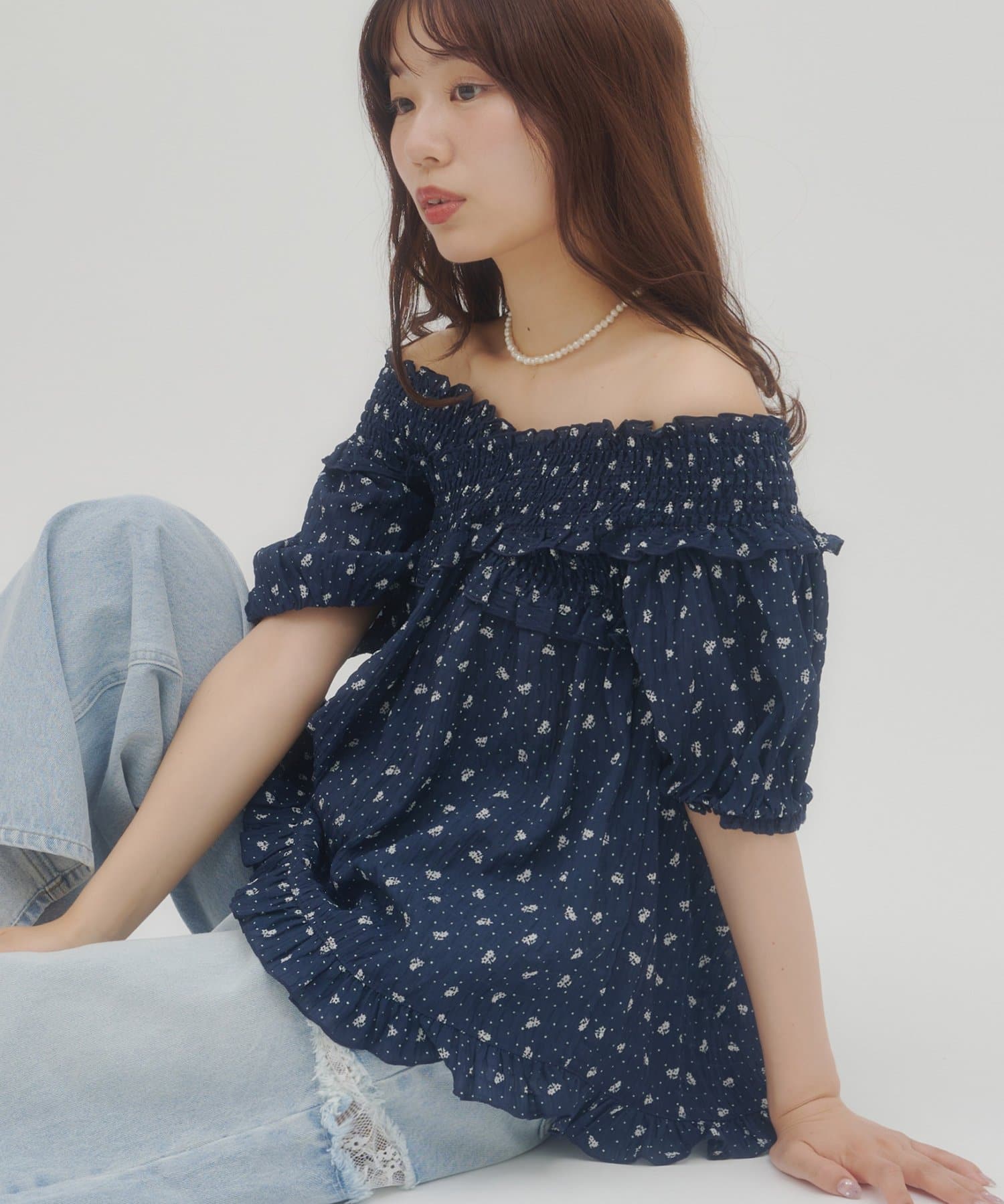 DISCOAT(ディスコート) 【umm.】花柄シャーリングブラウス