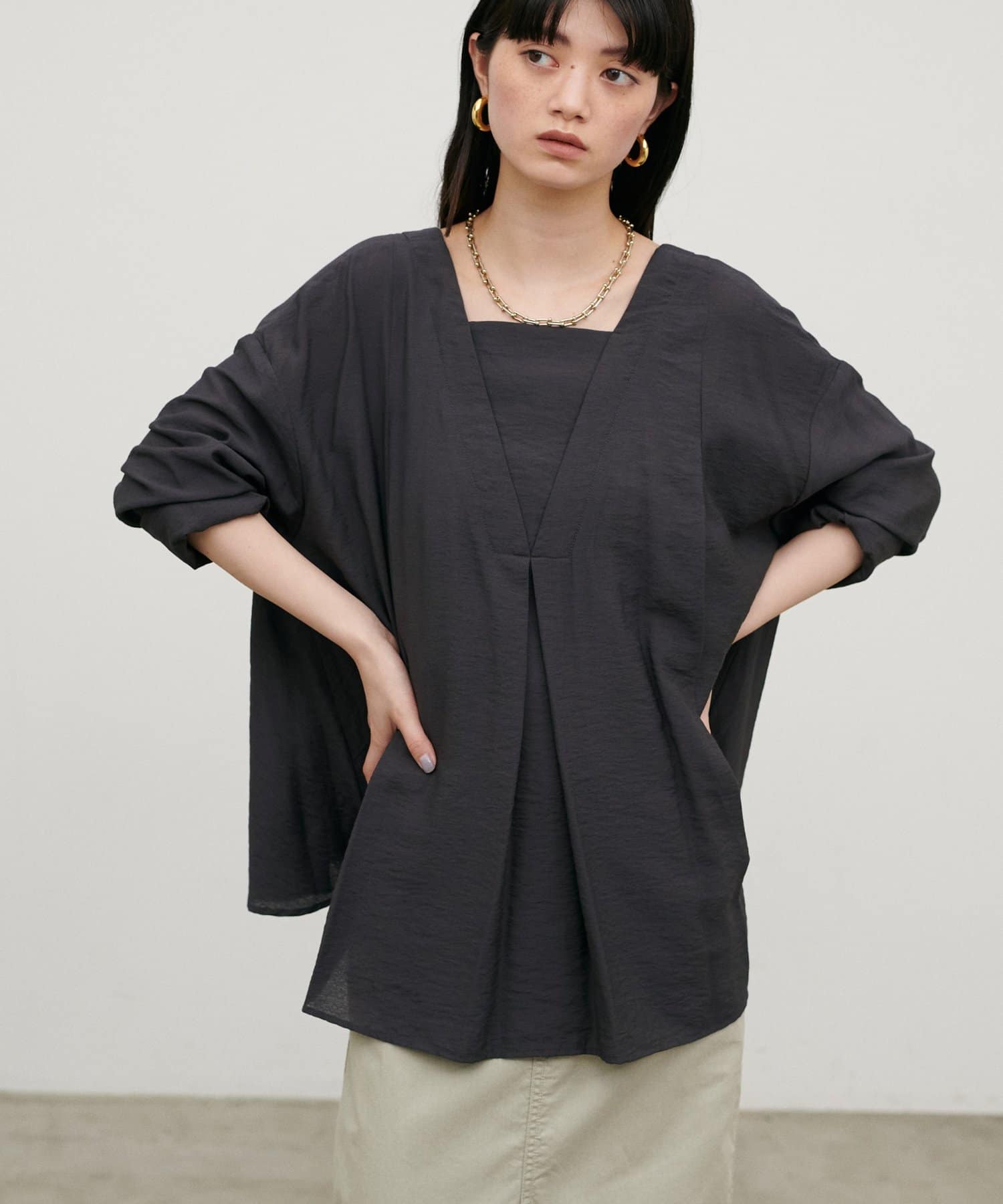 LARUTA(ラルータ) ヴィンテージVネックブラウス