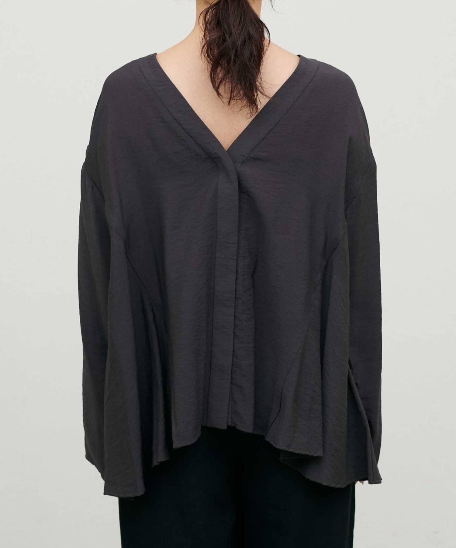 LARUTA(ラルータ) ヴィンテージVネックブラウス