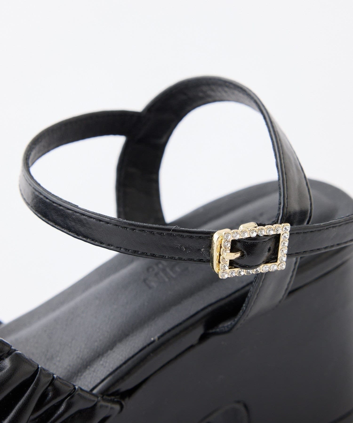 NICE CLAUP / OLIVE des OLIVE OUTLET(ナイスクラップ  / オリーブ デ オリーブ アウトレット) 【one after another】ギャザーキルティングサンダル