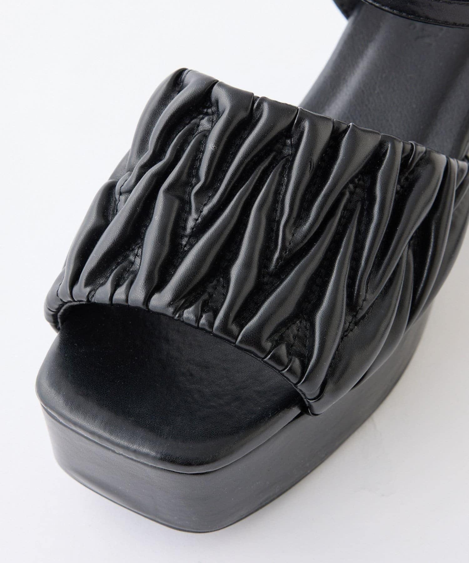 NICE CLAUP / OLIVE des OLIVE OUTLET(ナイスクラップ  / オリーブ デ オリーブ アウトレット) 【one after another】ギャザーキルティングサンダル