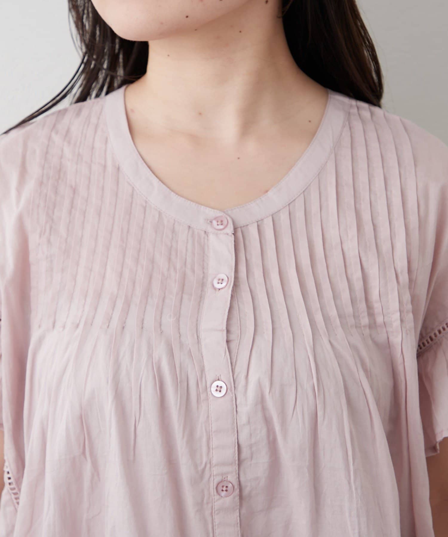 Remind me and forever(リマインドミーアンドフォーエバー) 【WEB限定/India Series】袖フリルピンタックブラウス