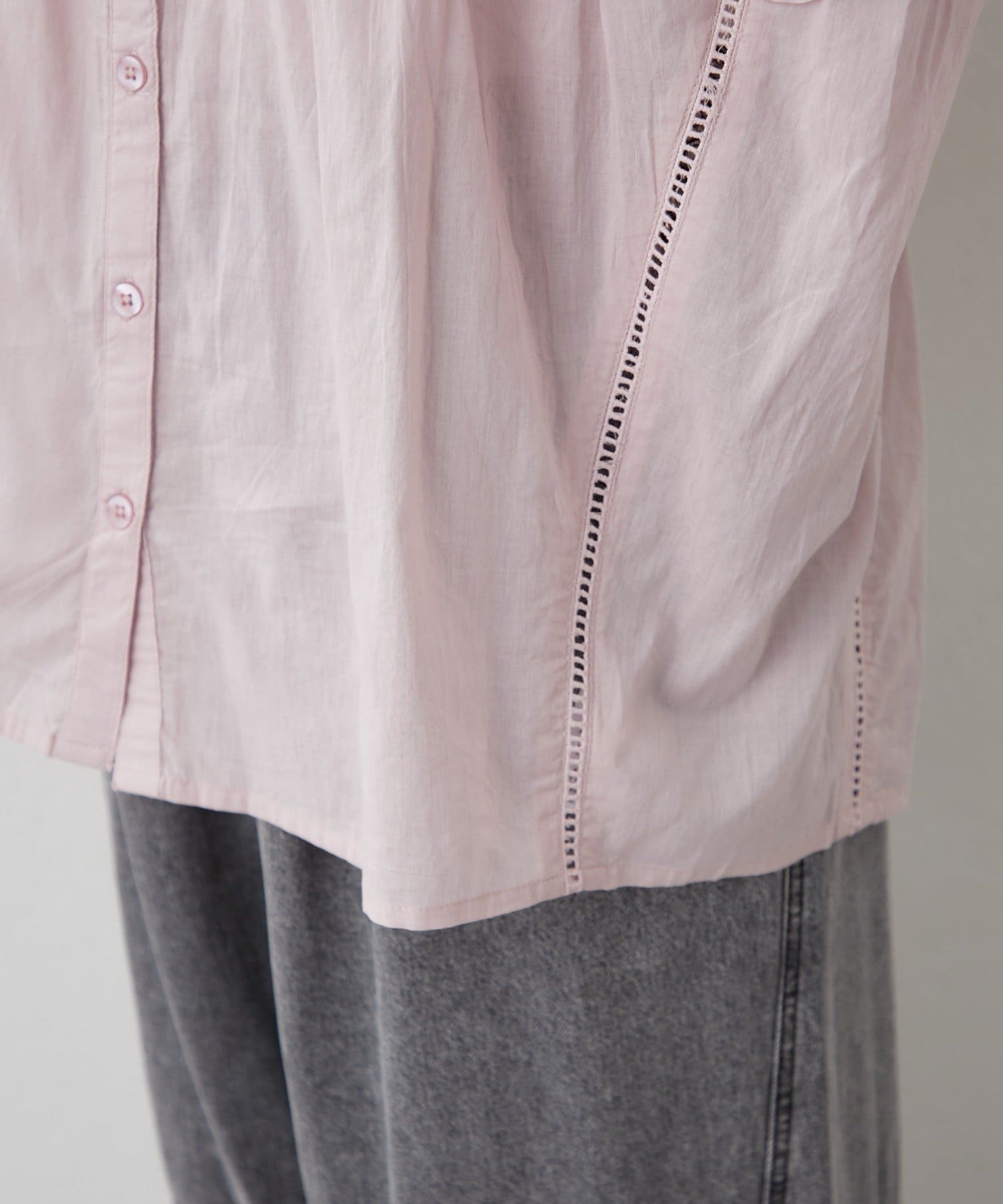 Remind me and forever(リマインドミーアンドフォーエバー) 【WEB限定/India Series】袖フリルピンタックブラウス