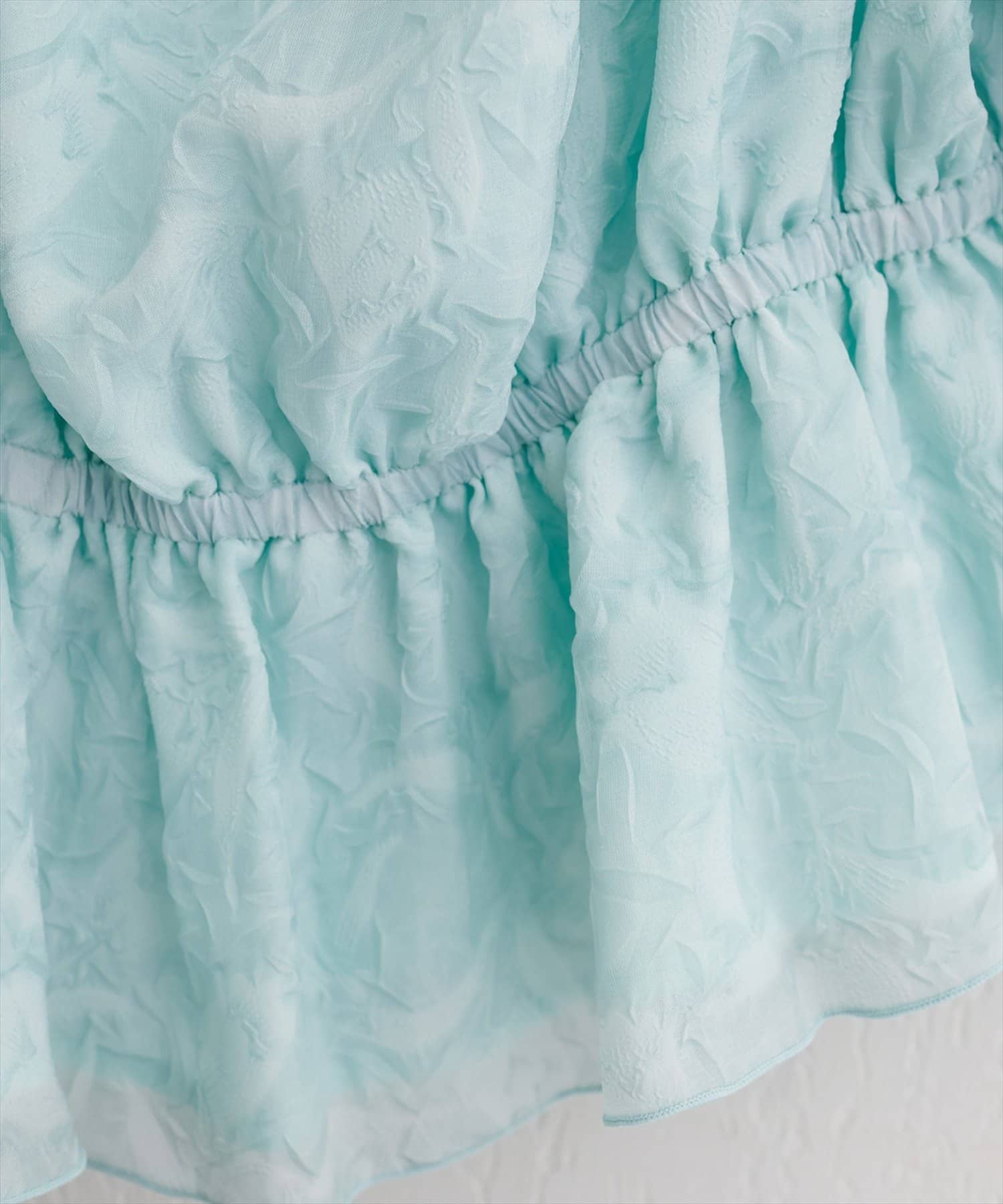 natural couture(ナチュラルクチュール) チューリップ柄オフショルペプラムブラウス