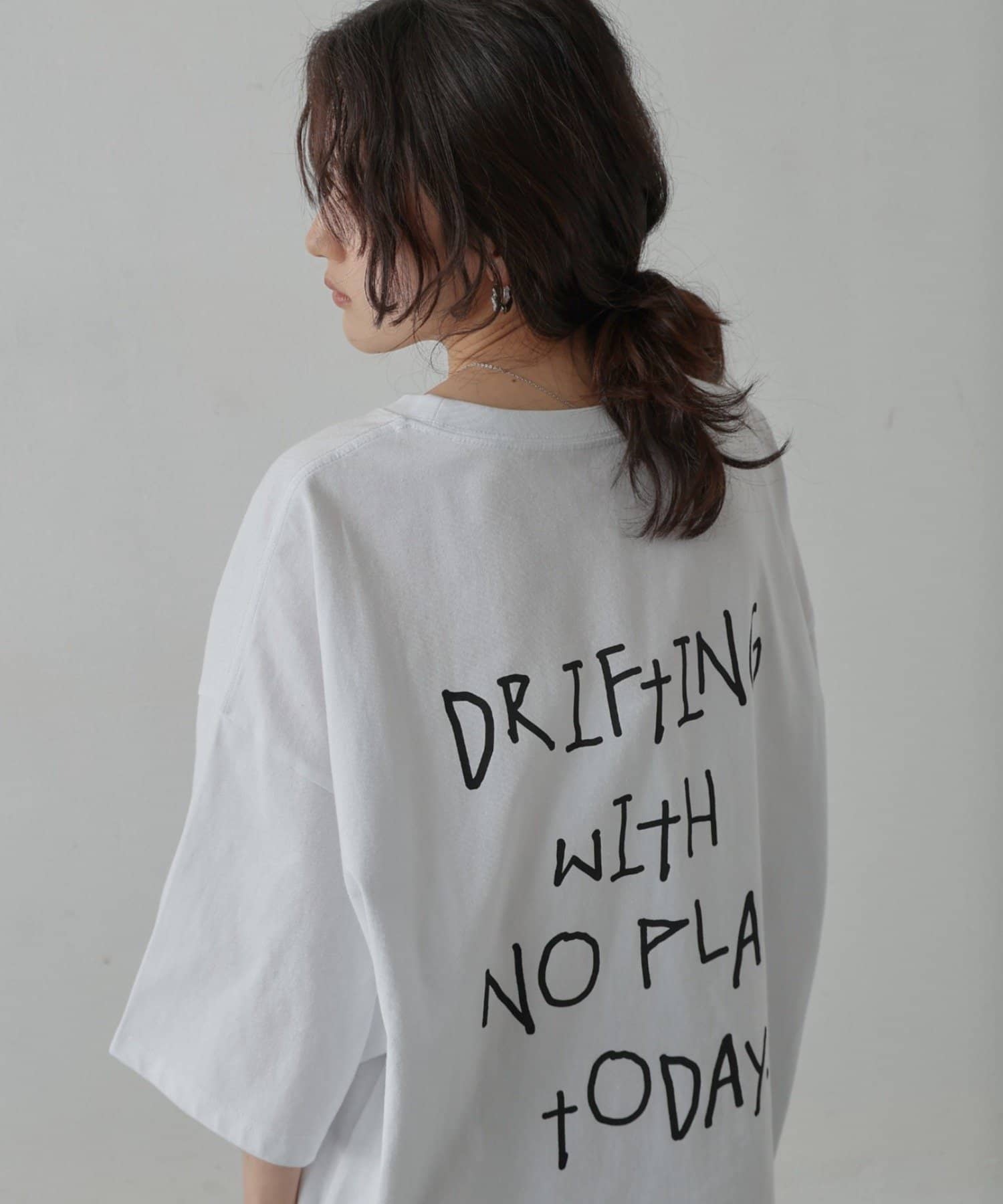 COLONY 2139(コロニー トゥーワンスリーナイン) グラフィックBIGTシャツ