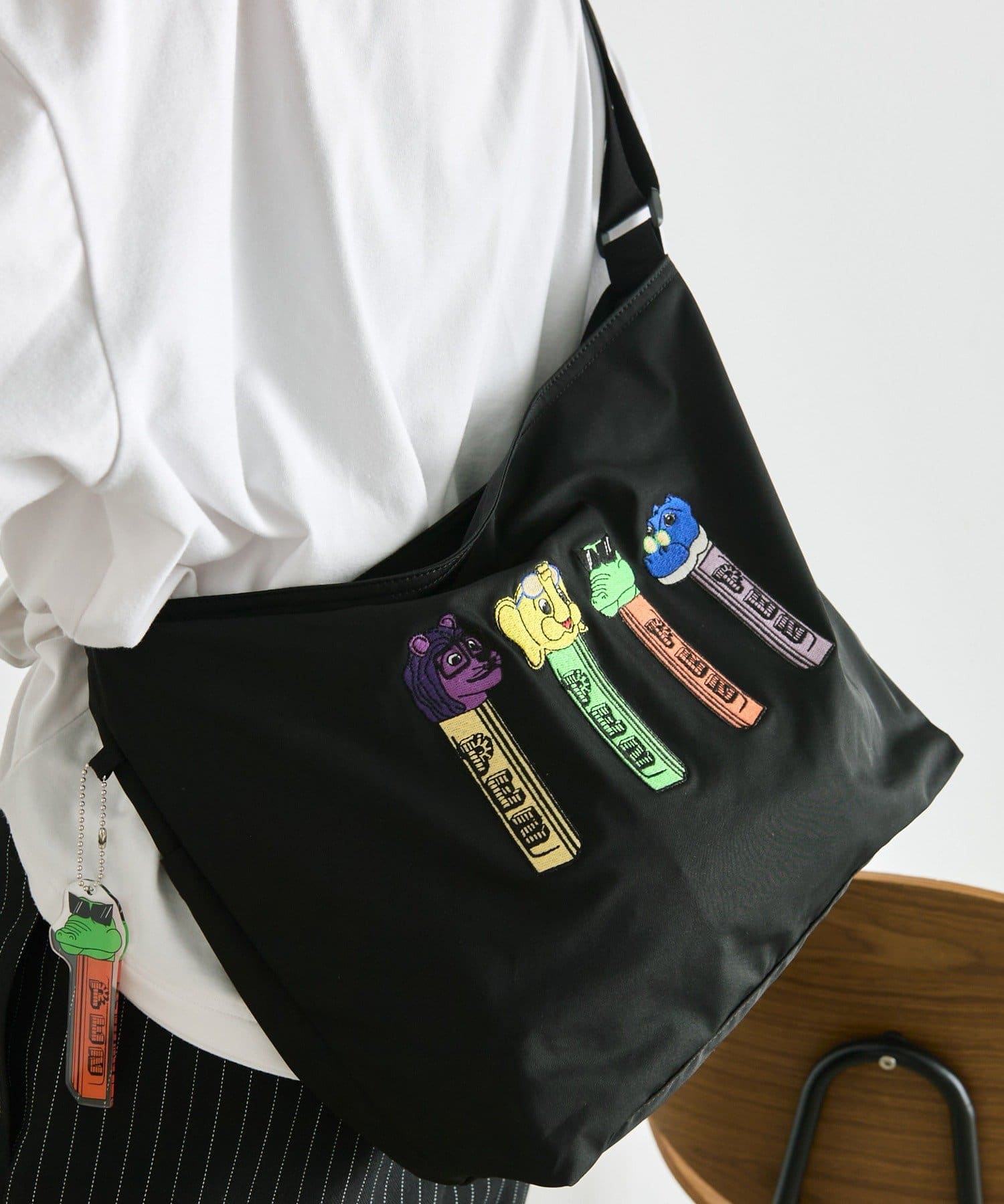 ear PAPILLONNER(イア パピヨネ) 【PEZ(ペッツ)×ear】クロスショルダーバッグ《A4サイズ対応》