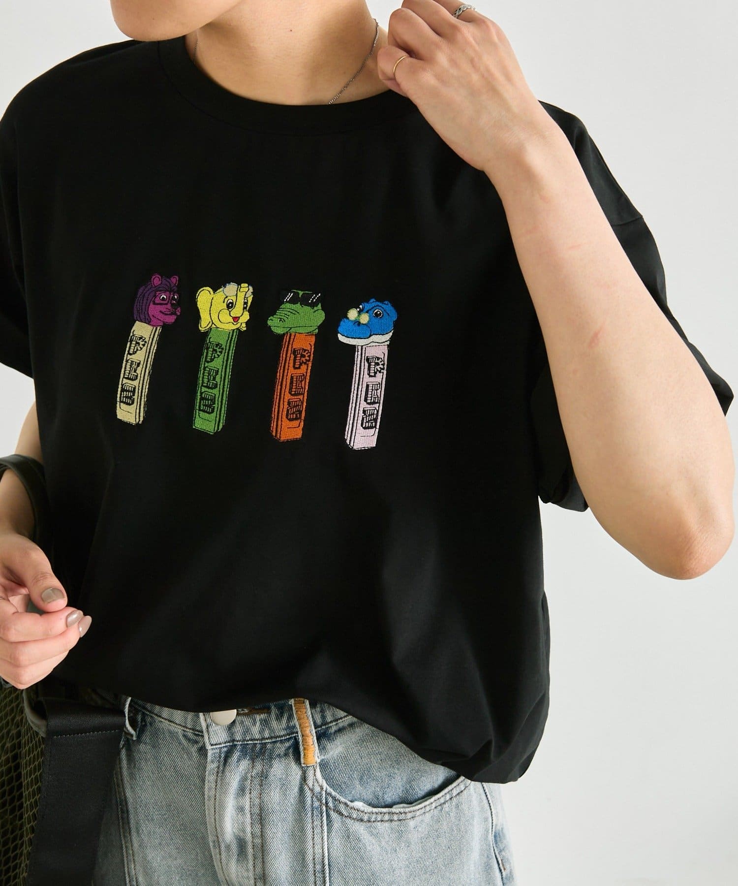 ear PAPILLONNER(イア パピヨネ) 【PEZ(ペッツ)×ear】刺しゅうTシャツ《UVカット/吸水速乾/接触冷感あり/手洗い可》