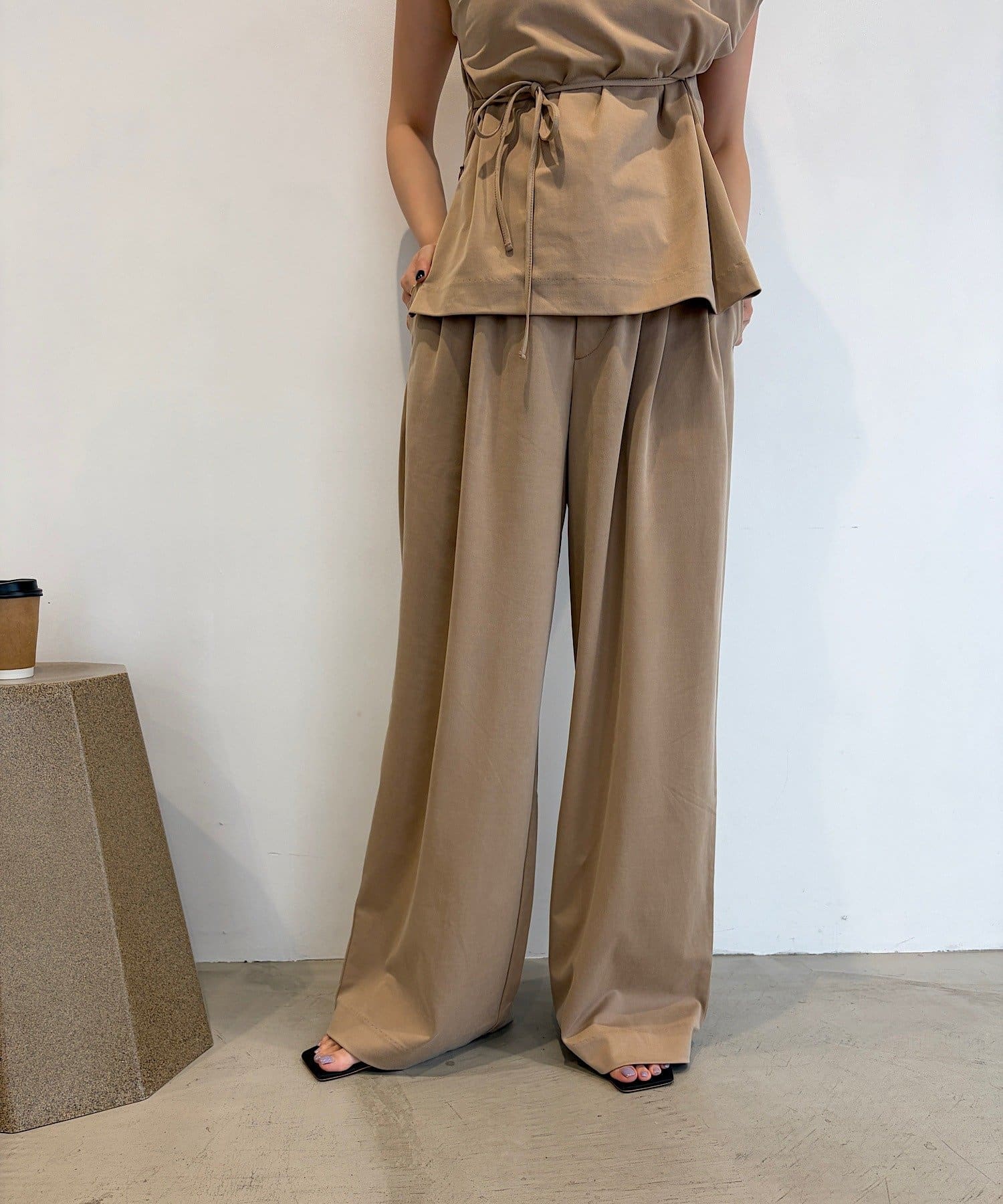 SHENERY(シーナリー) 【Her Edit】キュプラジャージータックパンツ