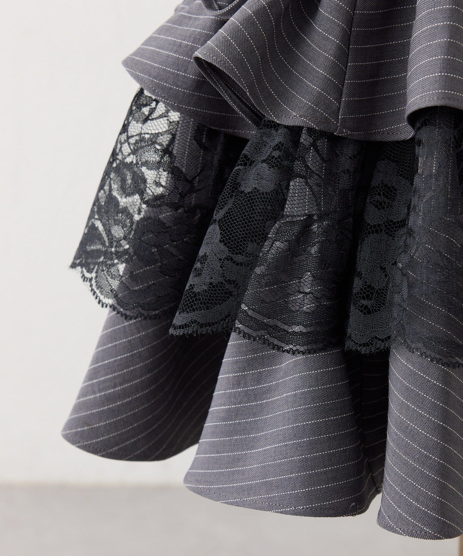 NICE CLAUP / OLIVE des OLIVE OUTLET(ナイスクラップ  / オリーブ デ オリーブ アウトレット) 【one after another】肩あきティアードシャツワンピ