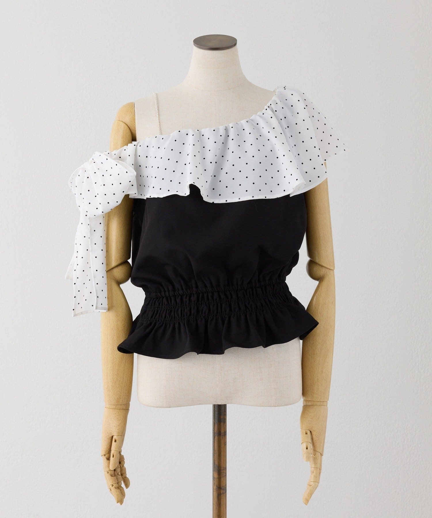 one after another NICE CLAUP(ワンアフターアナザー ナイスクラップ) ワンショルリボンフリルブラウス