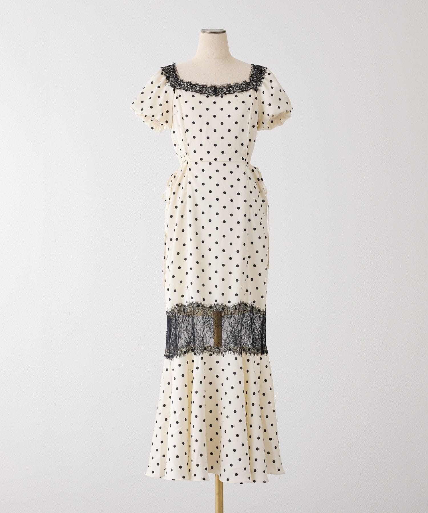 one after another NICE CLAUP(ワンアフターアナザー ナイスクラップ) 【Lace Collection】サイドカットレースワンピース