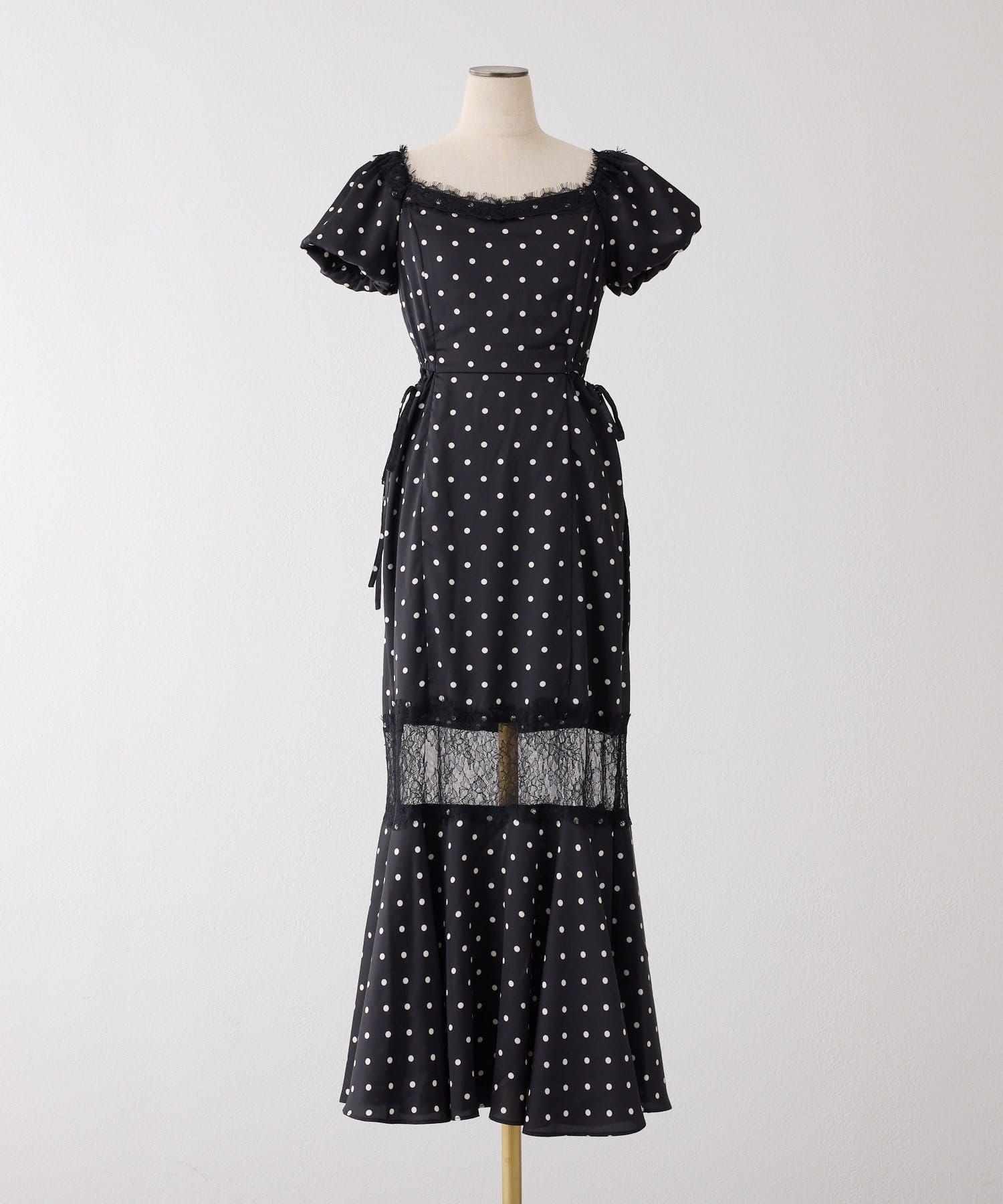 one after another NICE CLAUP(ワンアフターアナザー ナイスクラップ) 【Lace Collection】サイドカットレースワンピース