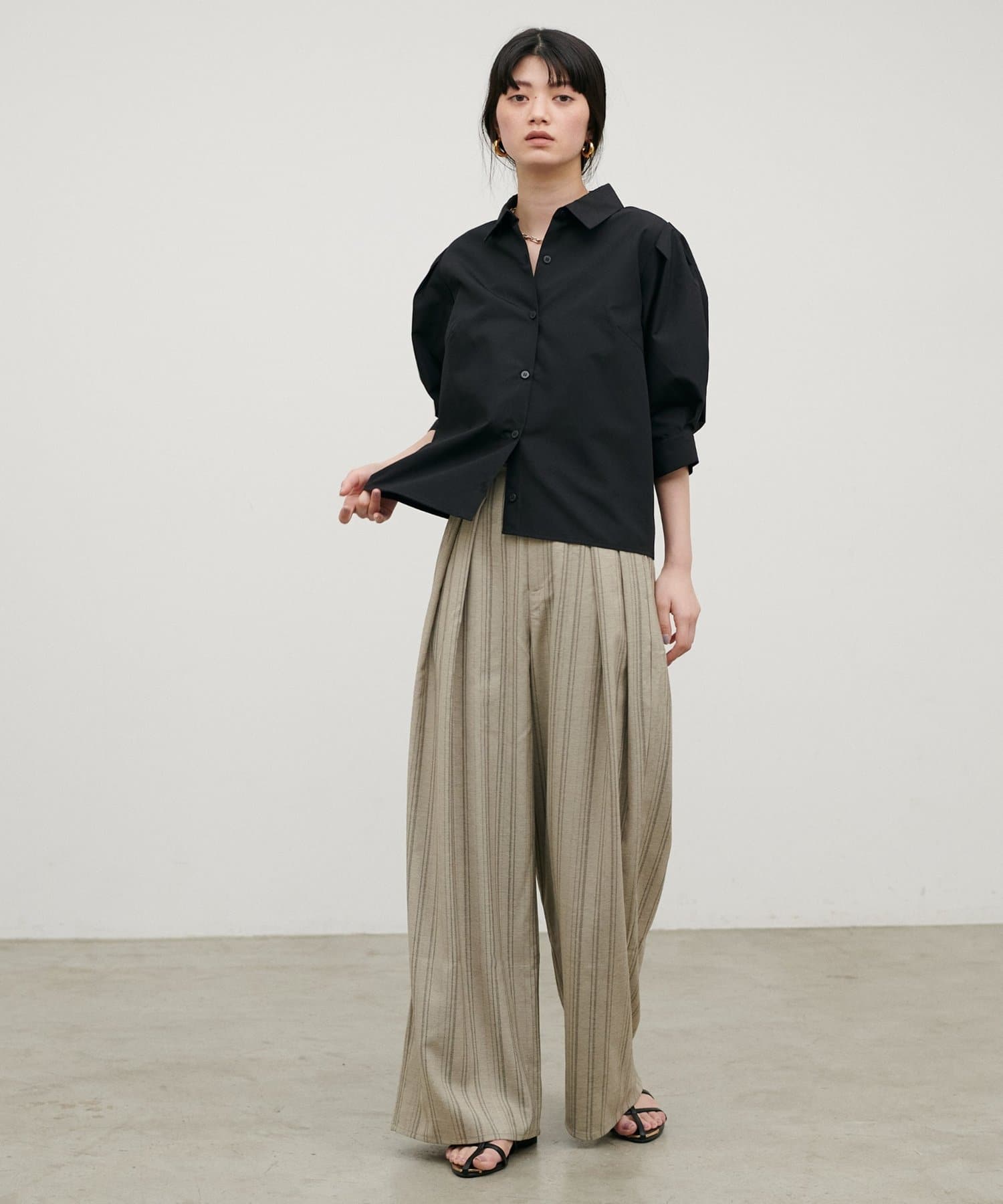 LARUTA(ラルータ) ［Web限定］ボリュームスリーブクロップドブラウス