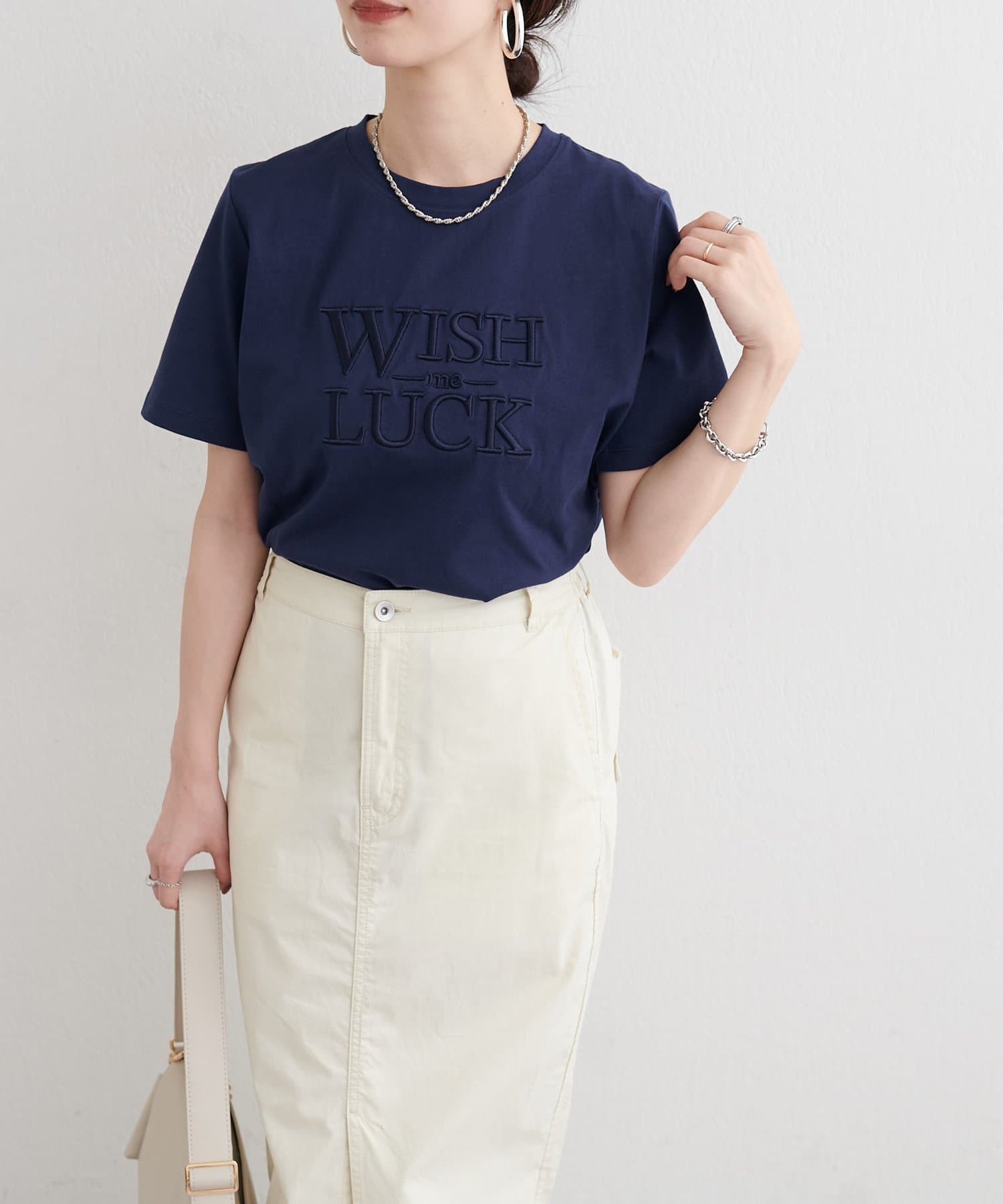 LARUTA(ラルータ) 厚盛り2段ロゴ刺繍Tシャツ