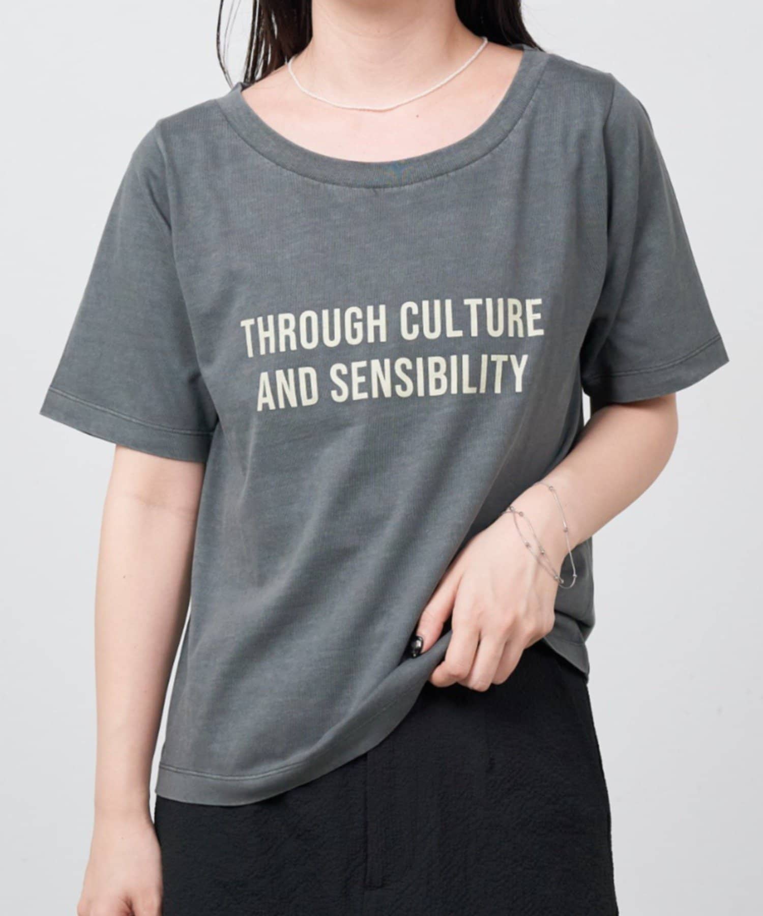 Kastane(カスタネ) B メッセージゴシックロゴTEE