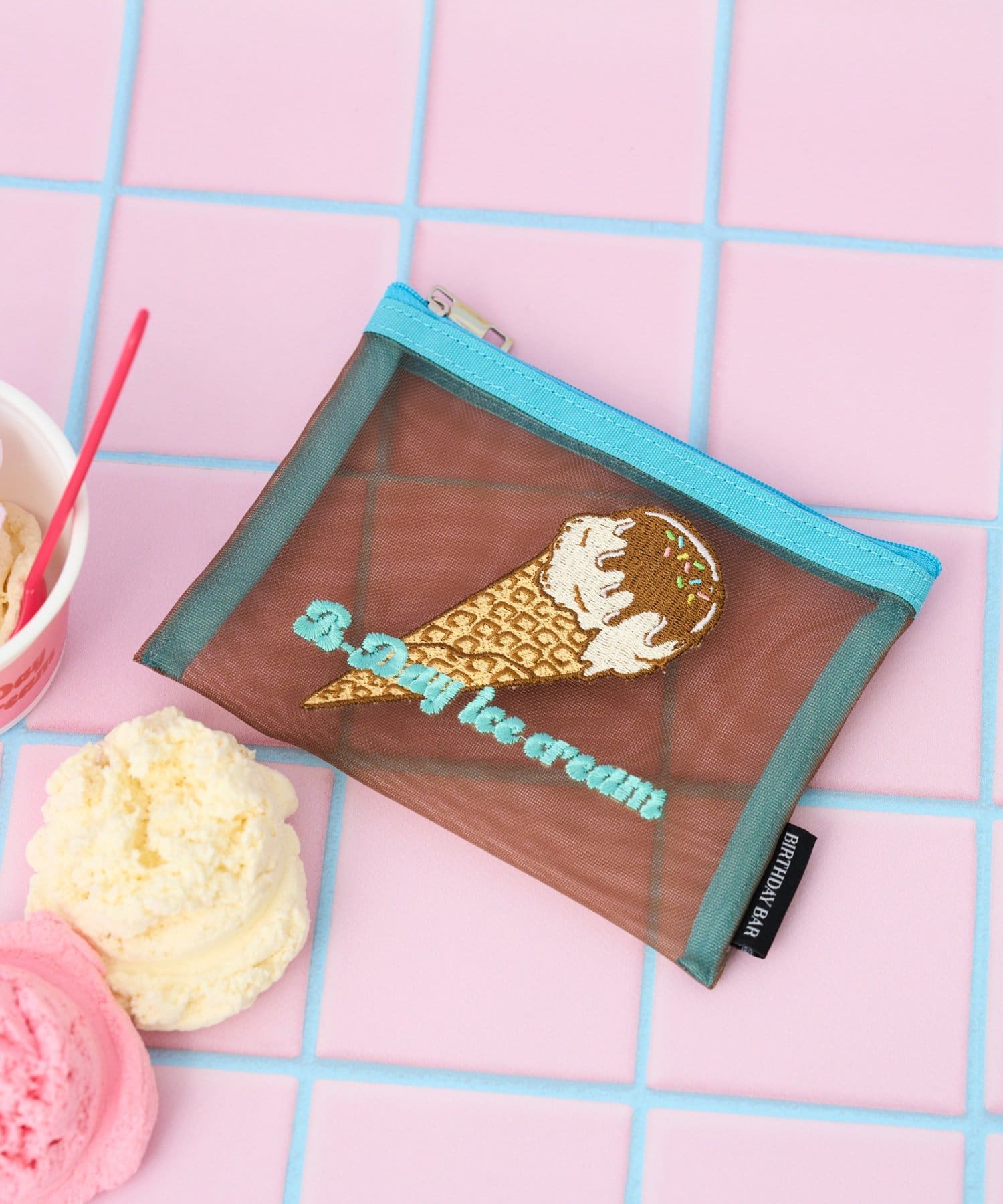 BIRTHDAY BAR(バースデイバー) B-DAYアイスクリーム　刺繍メッシュポーチ