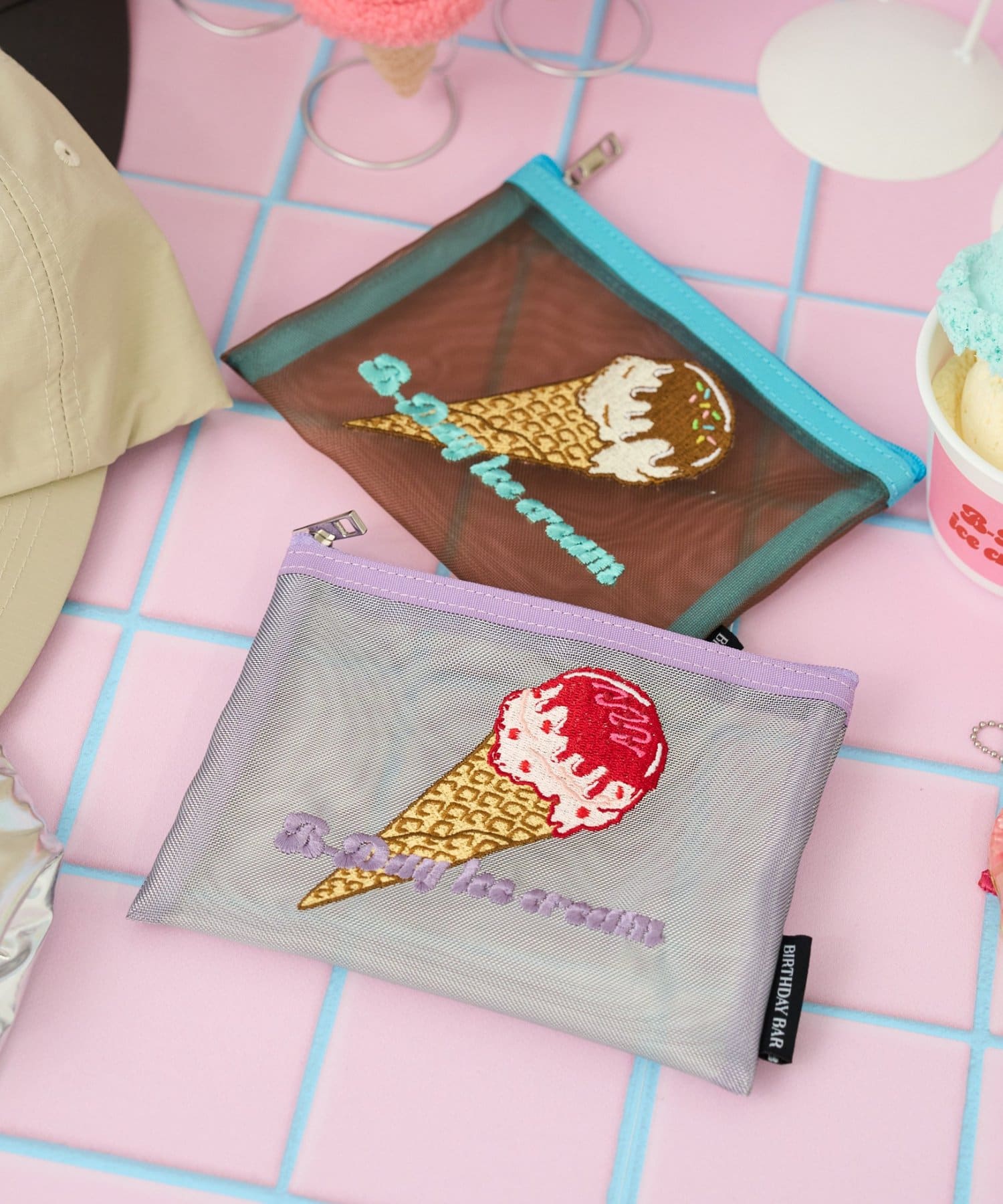 BIRTHDAY BAR(バースデイバー) B-DAYアイスクリーム　刺繍メッシュポーチ
