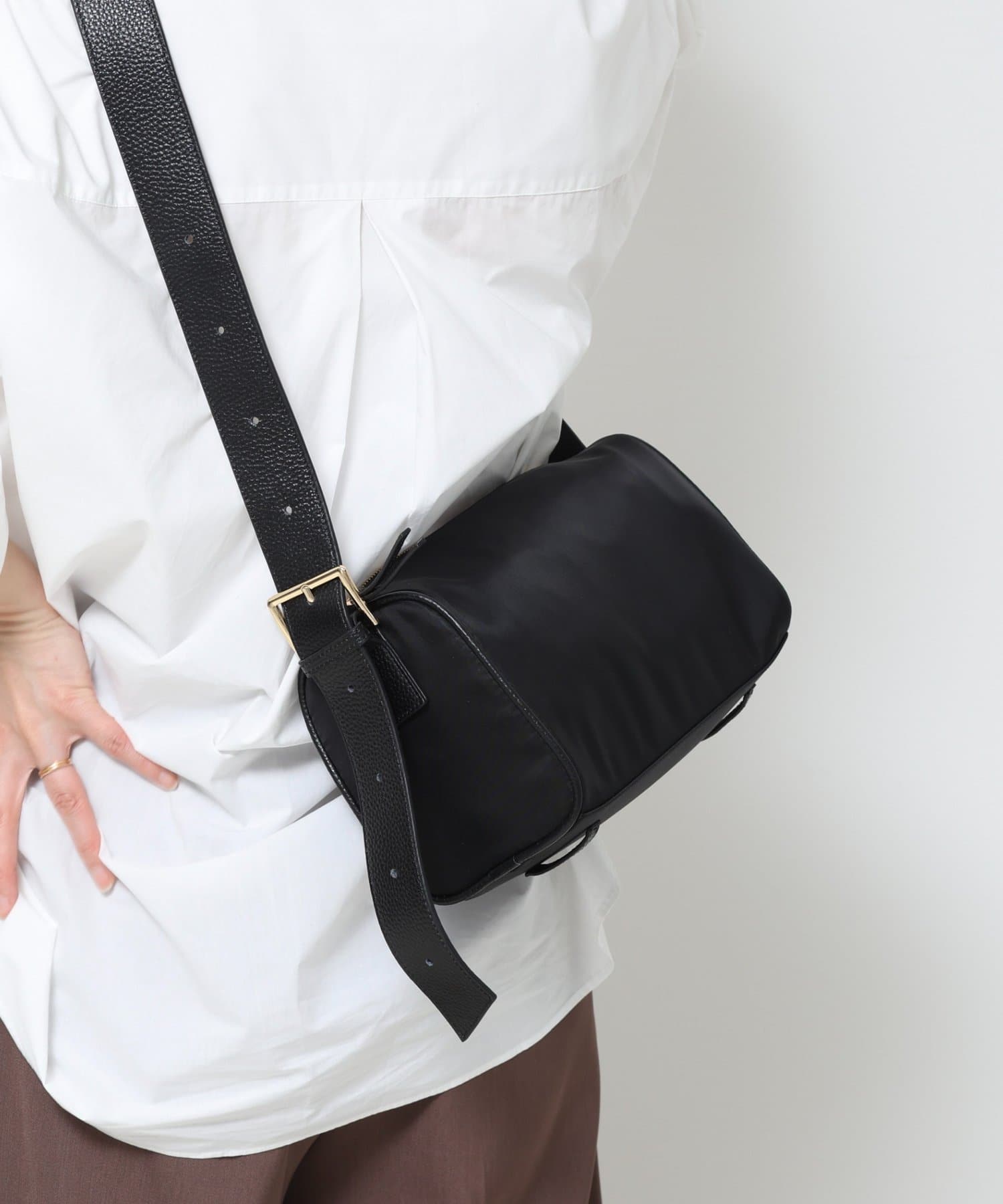 NOLLEY'S(ノーリーズ) ナイロンスクエアショルダーバッグ