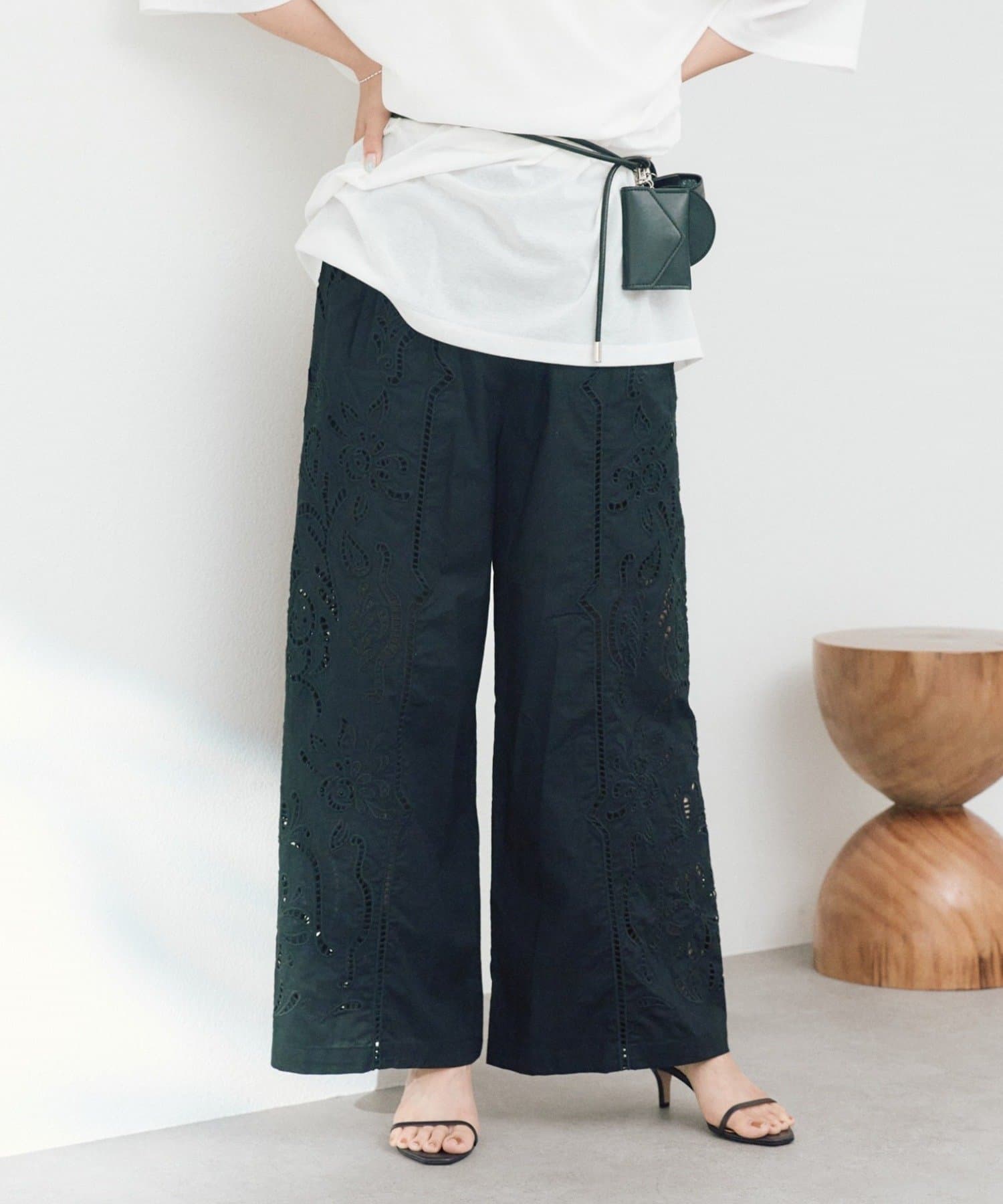 RIVE DROITE(リヴドロワ) 予約【裏地あり/綿100%/ウエスト総ゴム】カットワーク刺繍ワイドパンツ/ 7月上旬お届け予定