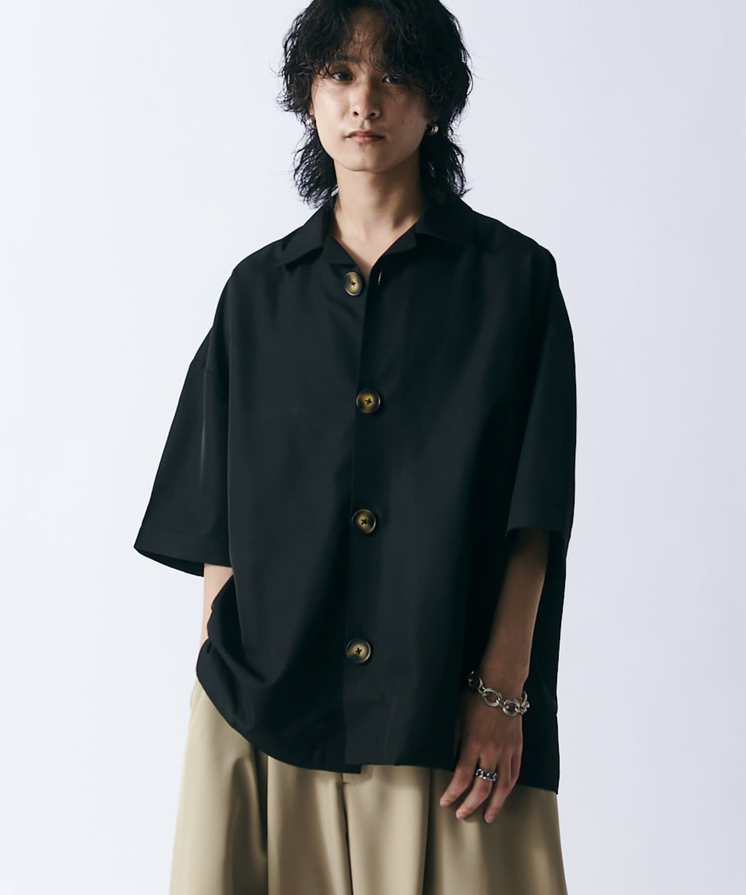 Lui's(ルイス) 【WEB限定】アクセントビッグボタン ワイドシャツ