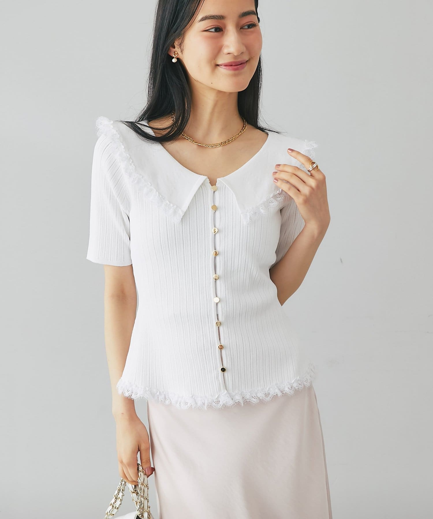 La boutique BonBon(ラブティックボンボン) 襟レーストリミング金ボタンニット