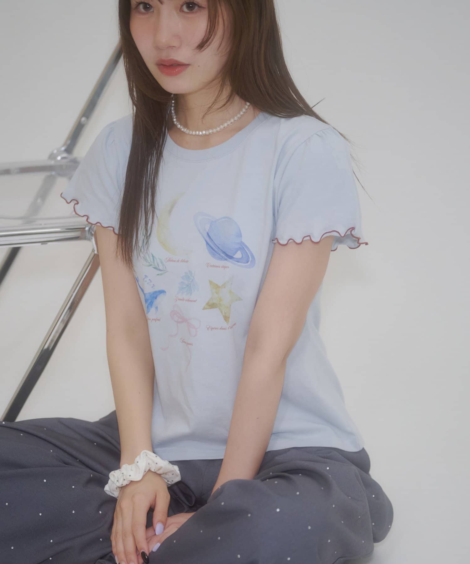 DISCOAT(ディスコート) 【umm.】肩ギャザーグラフィックTシャツ