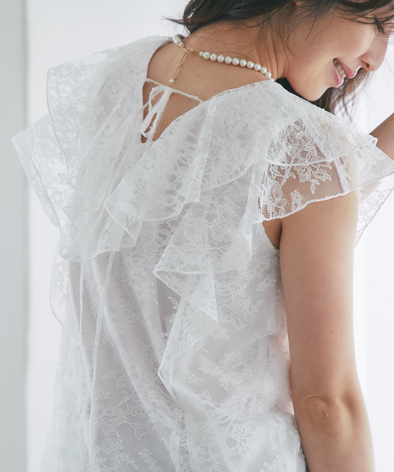 La boutique BonBon(ラブティックボンボン) レースラッフルフレアブラウス