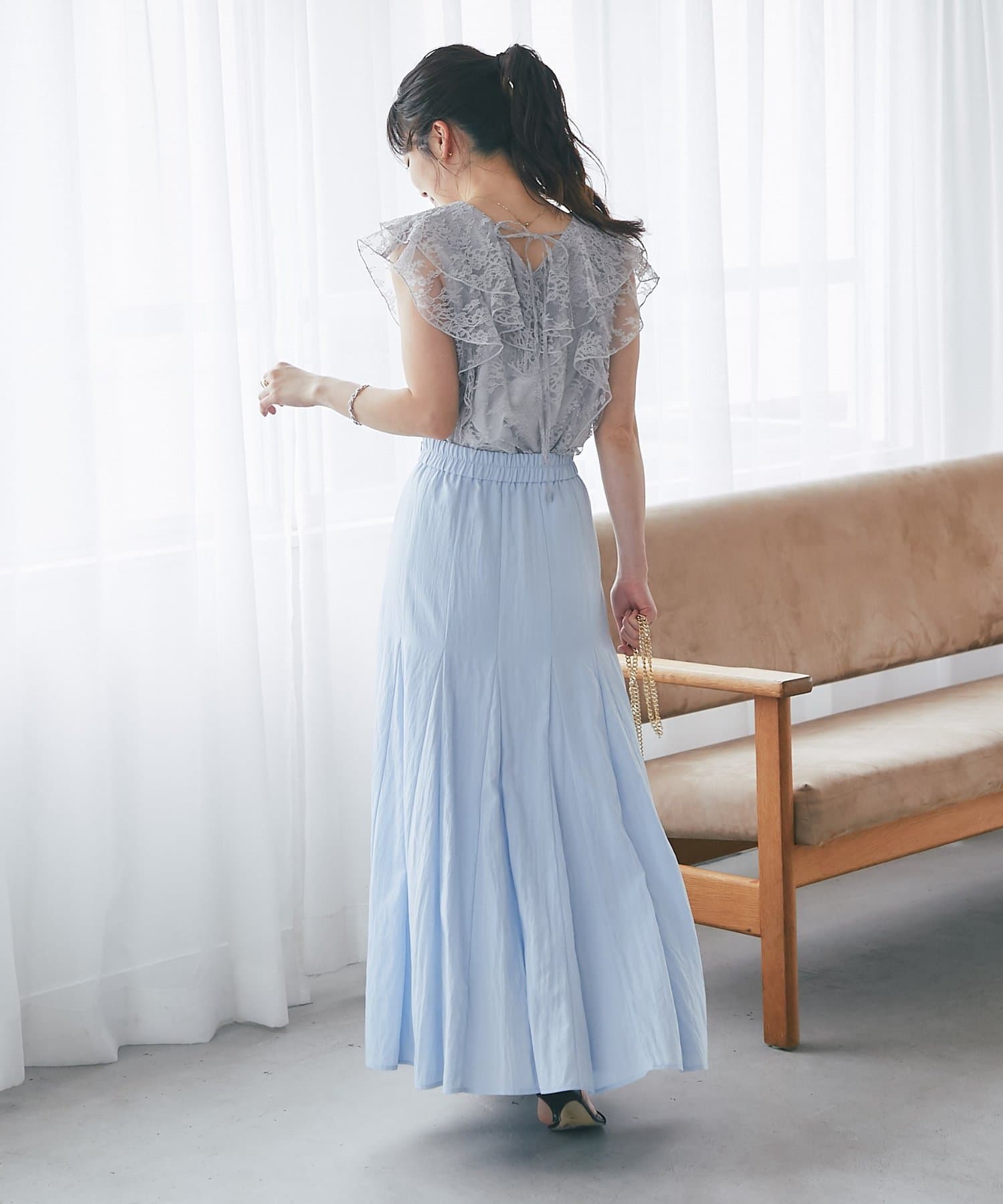 La boutique BonBon(ラブティックボンボン) レースラッフルフレアブラウス