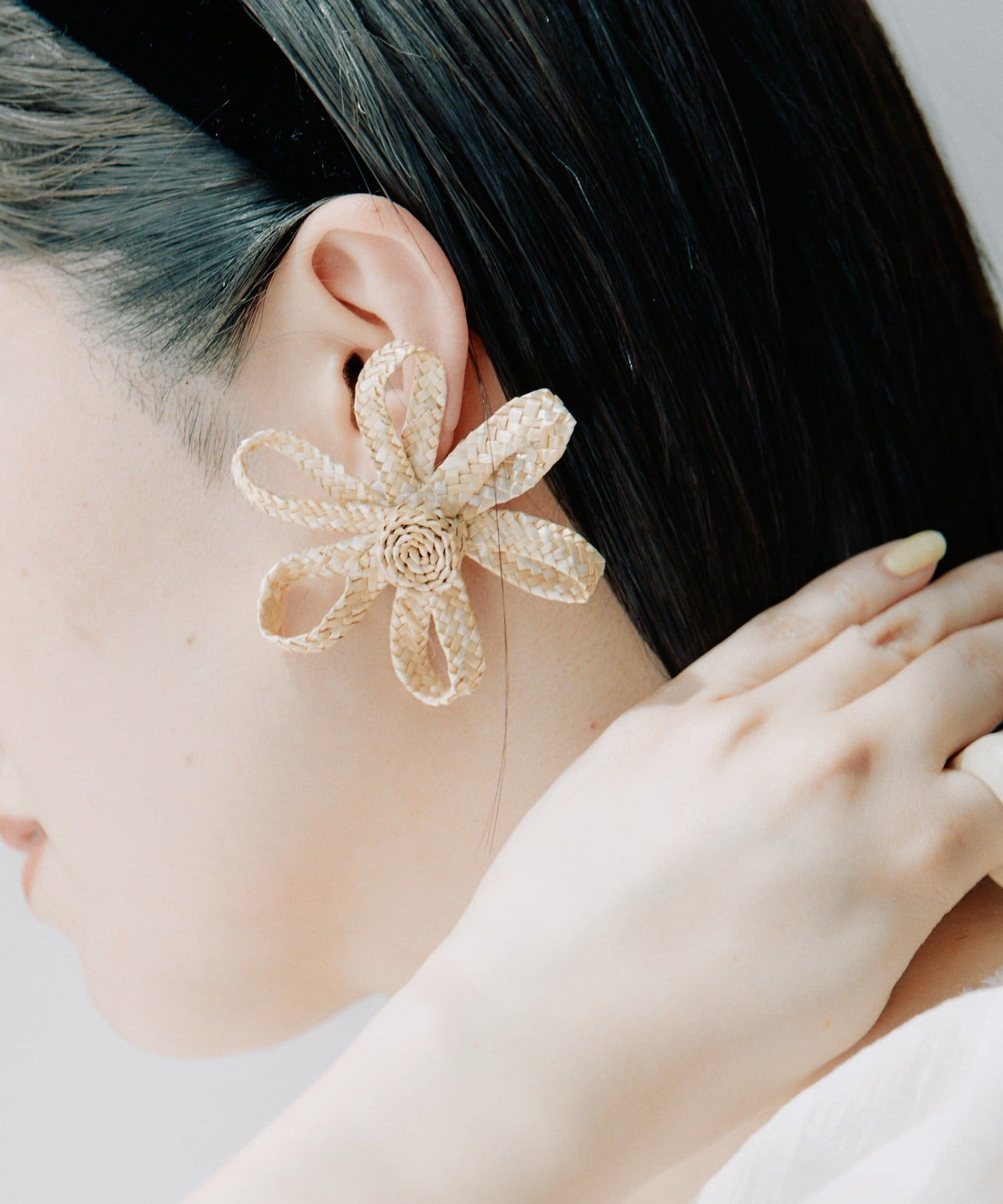 ear PAPILLONNER(イア パピヨネ) BIGラタンフラワーピアス