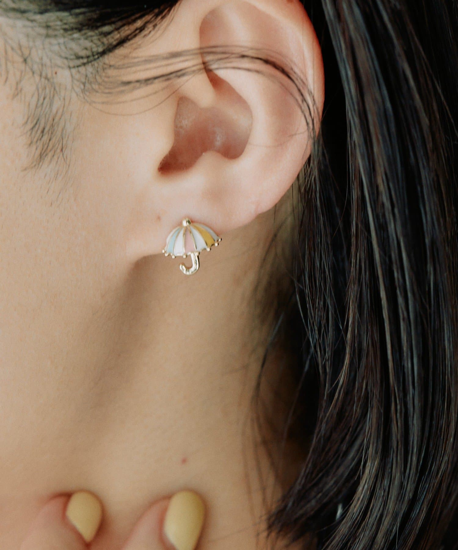 ear PAPILLONNER(イア パピヨネ) 《WEB限定/チタンポスト》カラフル雨傘ピアス