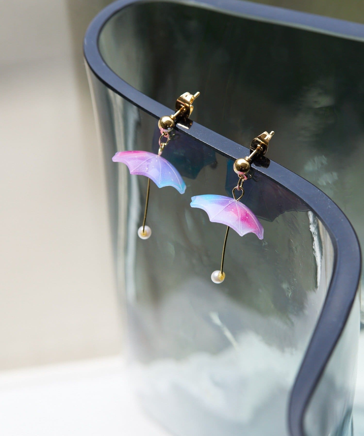 ear PAPILLONNER(イア パピヨネ) 《WEB限定》)踊るアンブレラピアス