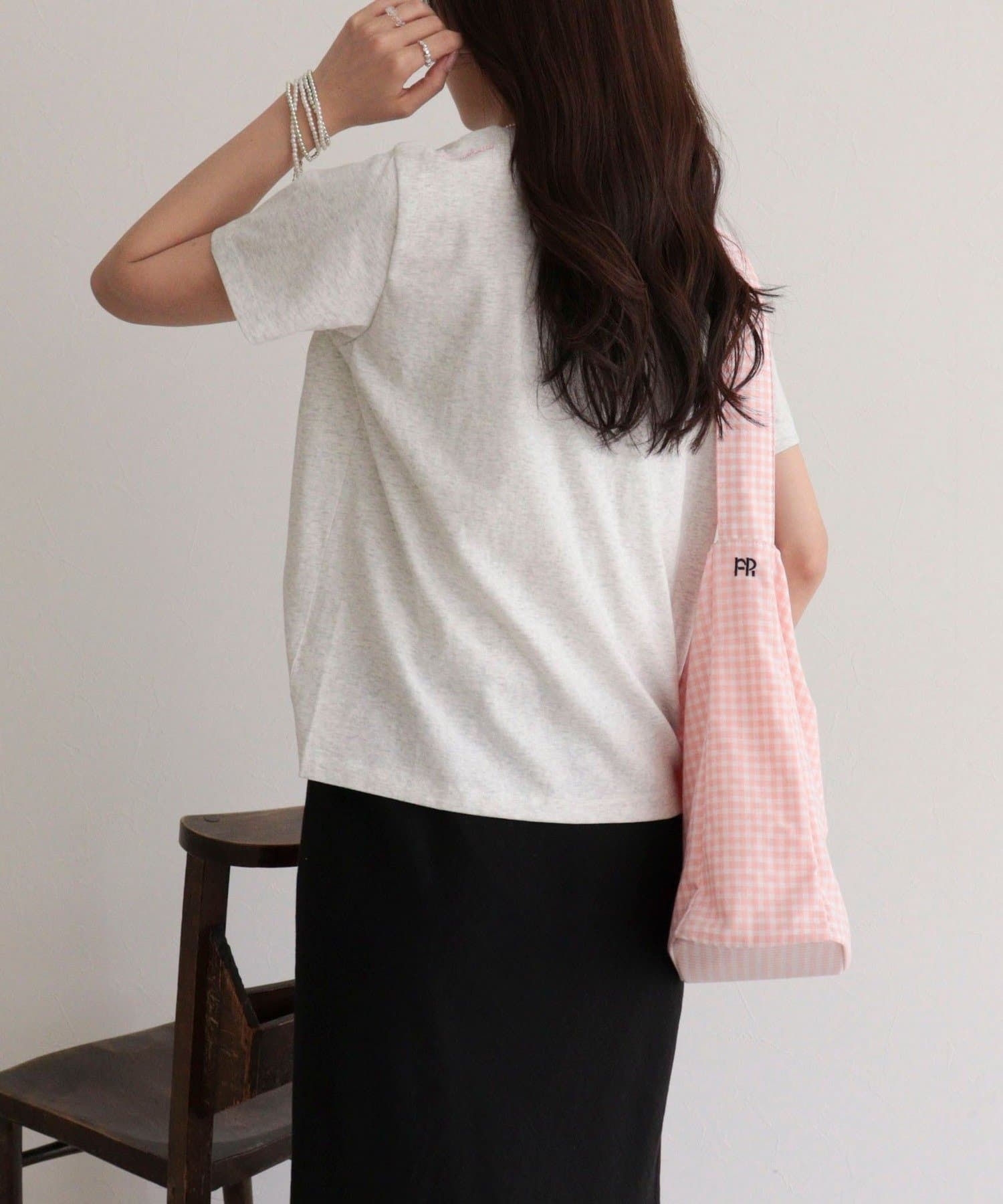 FREDY & GLOSTER(フレディ アンド グロスター) 刺しゅう入りCAT PHOTO Tシャツ