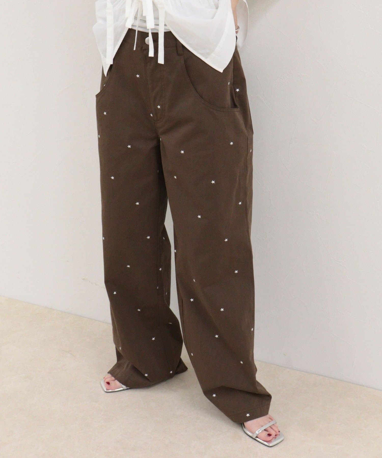 FREDY & GLOSTER(フレディ アンド グロスター) 刺しゅう入りコットンツイルルーズパンツ