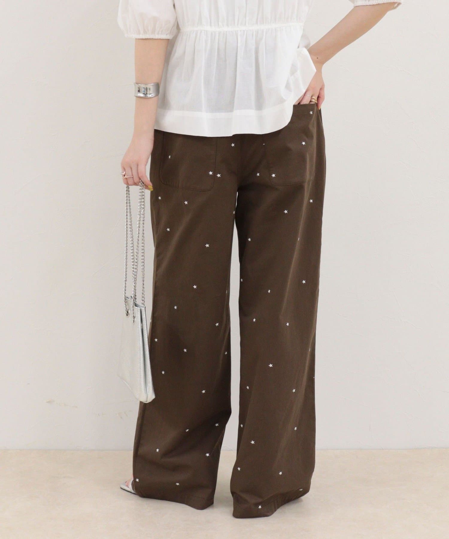 FREDY & GLOSTER(フレディ アンド グロスター) 刺しゅう入りコットンツイルルーズパンツ