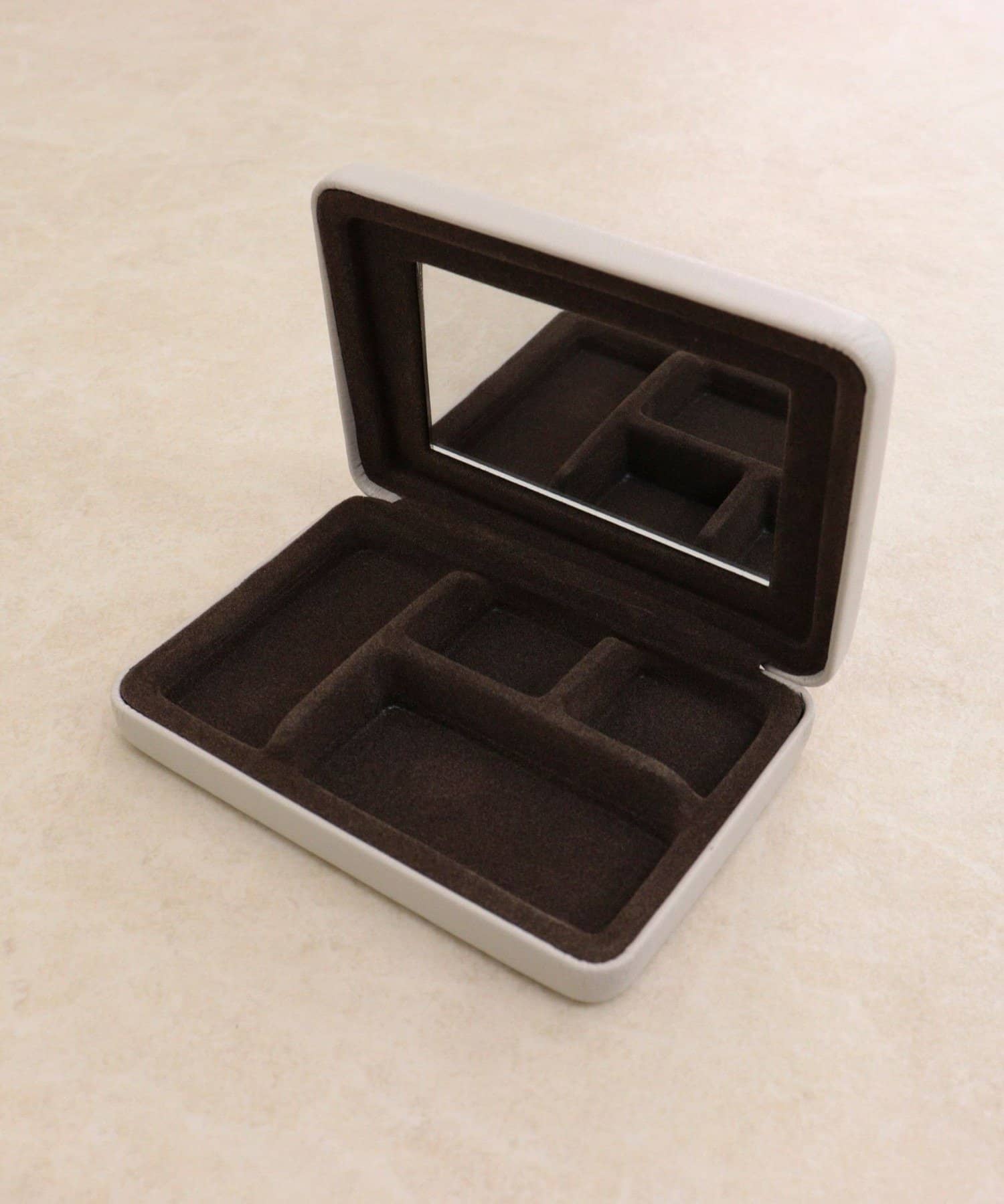 FREDY & GLOSTER(フレディ アンド グロスター) 【PEANUTS/ピーナッツ】スクエアミラーケース