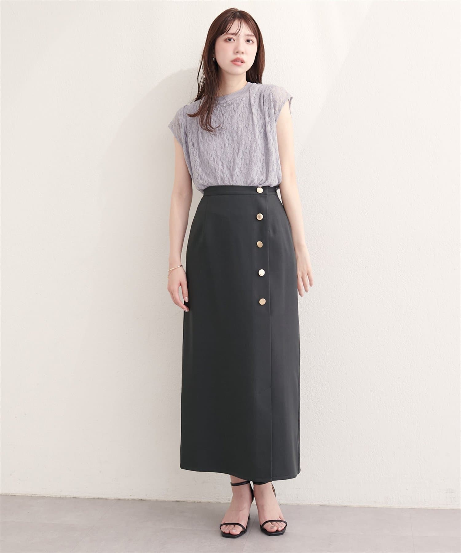 natural couture(ナチュラルクチュール) フロント金釦ナロースカート