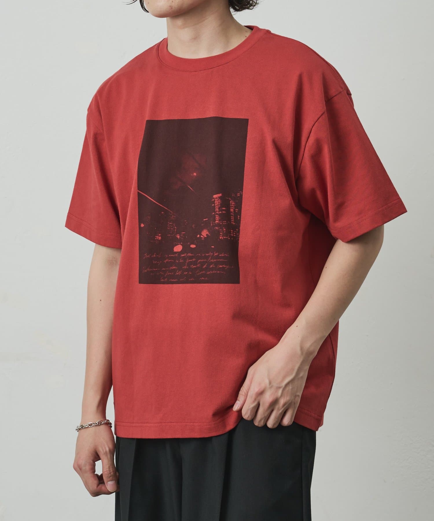 COLONY 2139(コロニー トゥーワンスリーナイン) スクエアフォトプリントTシャツ