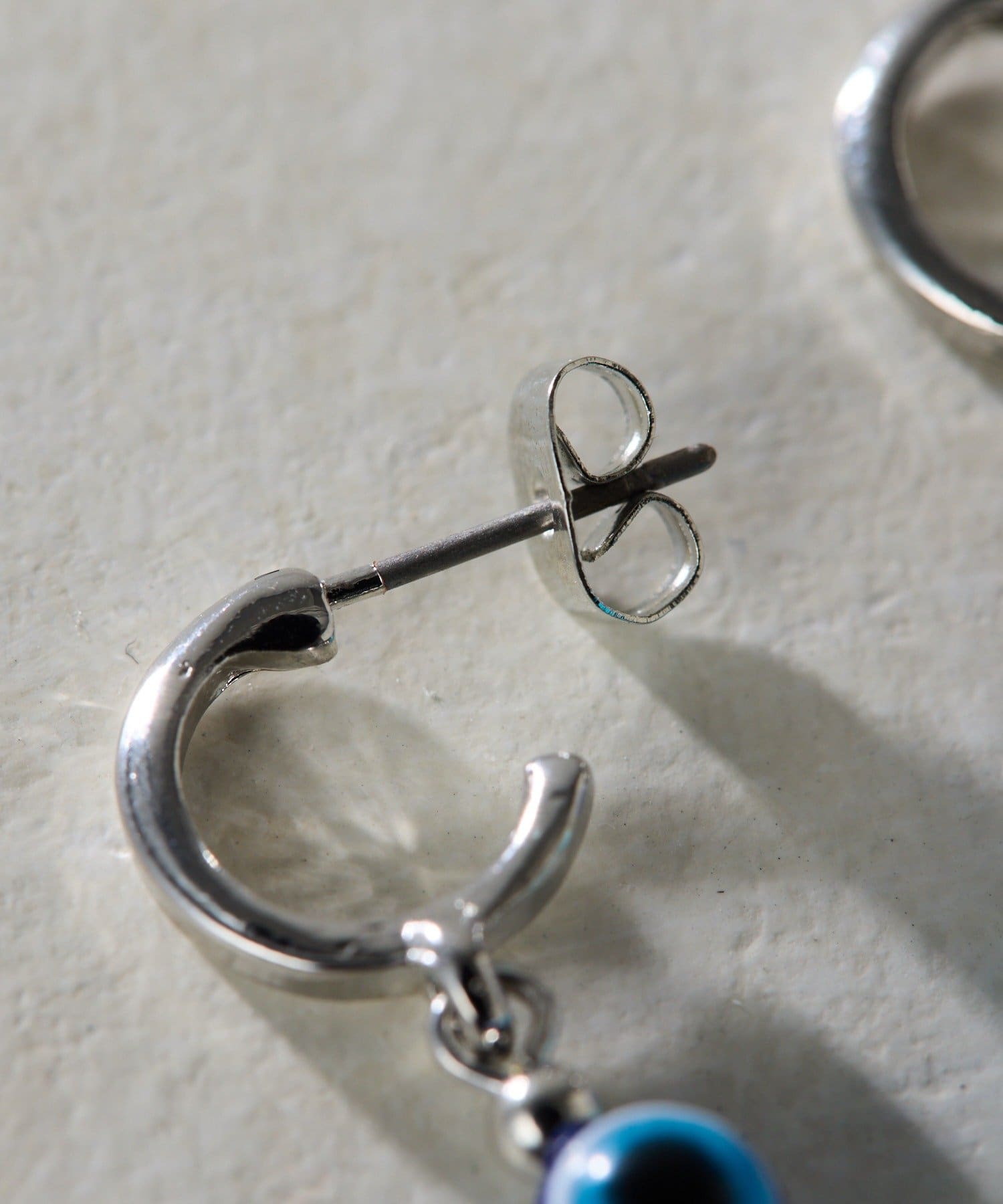 ear PAPILLONNER(イア パピヨネ) 《チタンポスト》ドロップピアス
