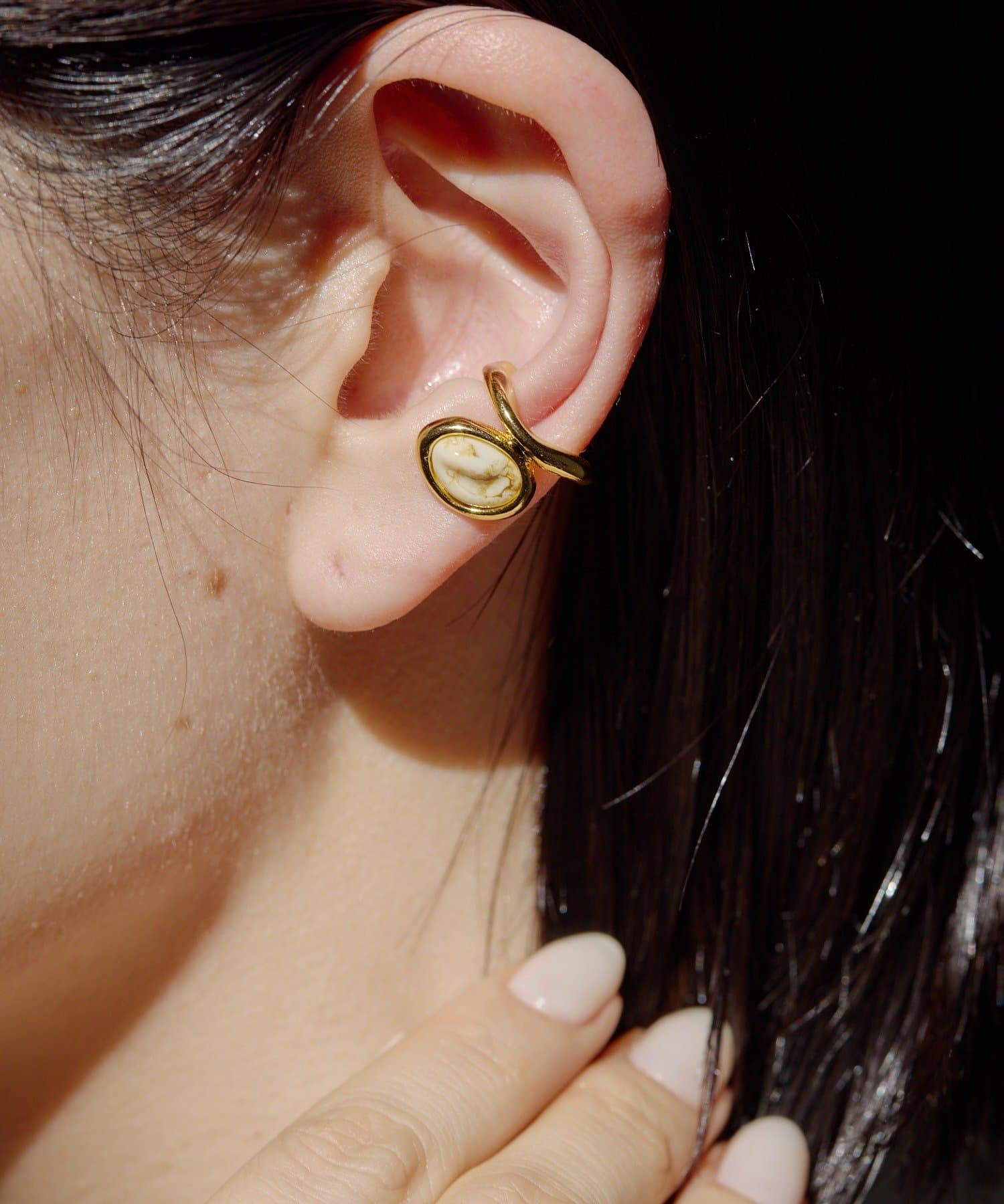 ear PAPILLONNER(イア パピヨネ) ポイントカラーイヤーカフ